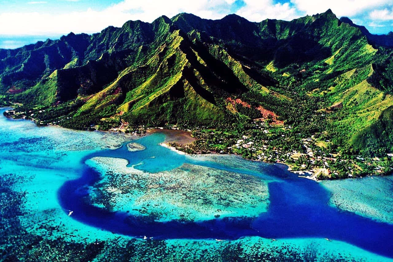 Jamaican Island, lush green mountains, vibrant turquoise coral reefs, HD Desktop Wallpaper