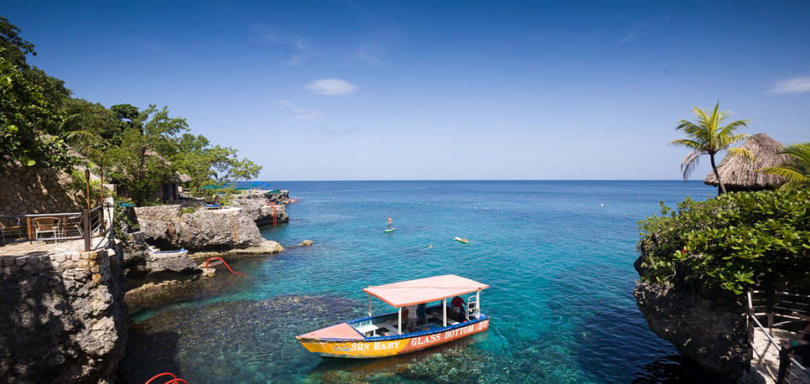 Jamaican Island, glass-bottom boat, turquoise waters, SD Desktop Wallpaper