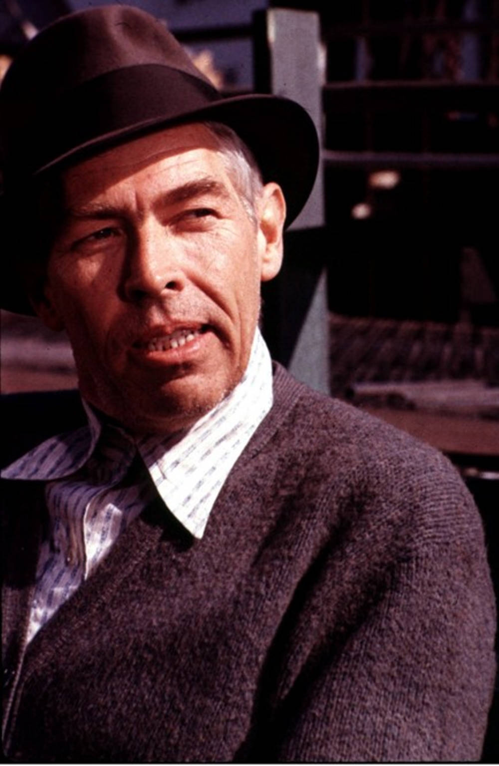James Coburn, brown fedora, textured sweater, HD Phone Wallpaper