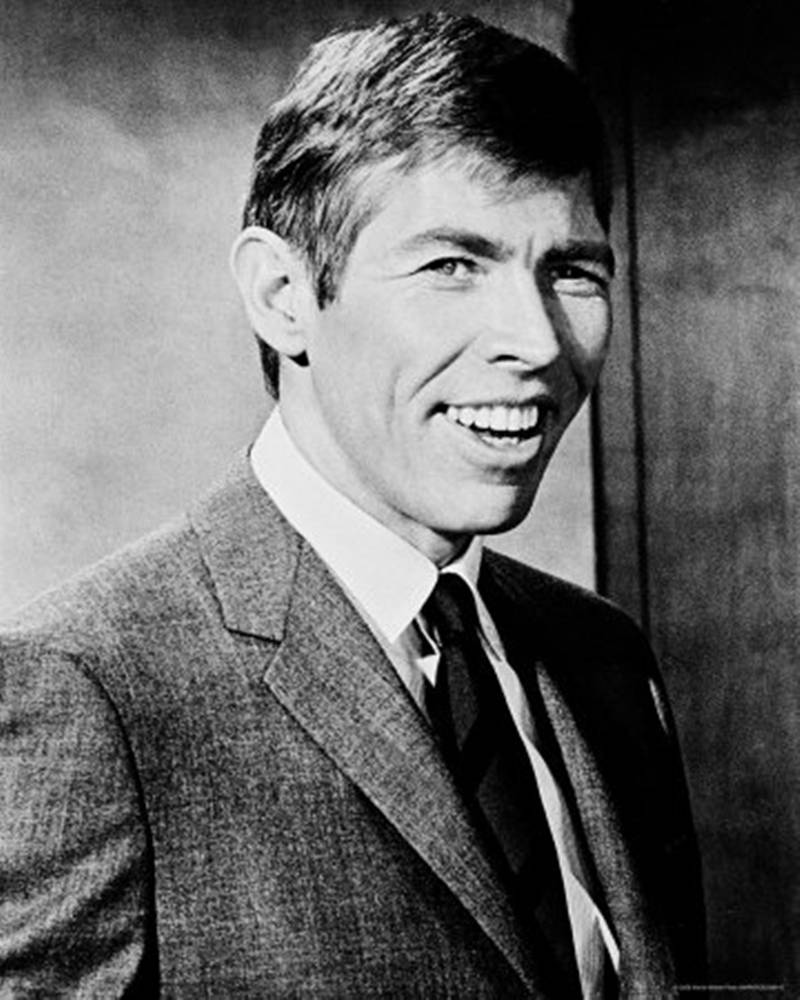 James Coburn, smile, black and white portrait, SD Phone Wallpaper