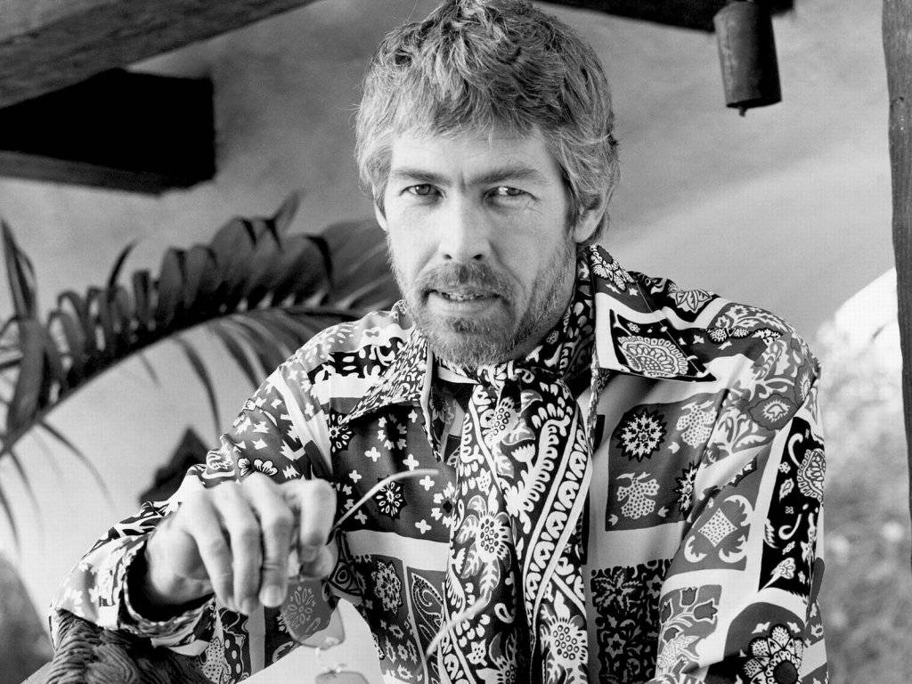 James Coburn, Bill Bass shirt, tousled hair, SD Desktop Wallpaper