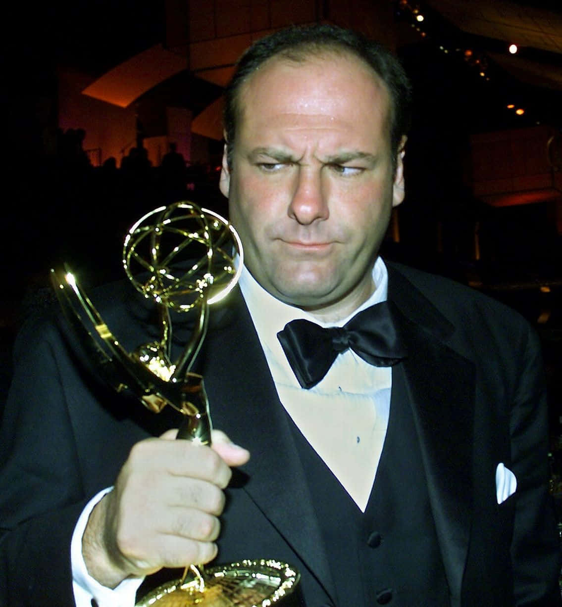 James Gandolfini, tuxedo, golden Emmy award, SD Phone Wallpaper