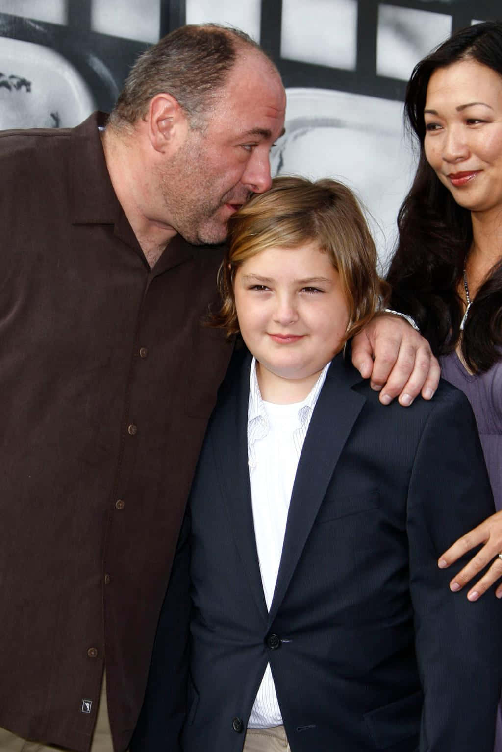 James Gandolfini, young boy, formal wear, HD Phone Wallpaper