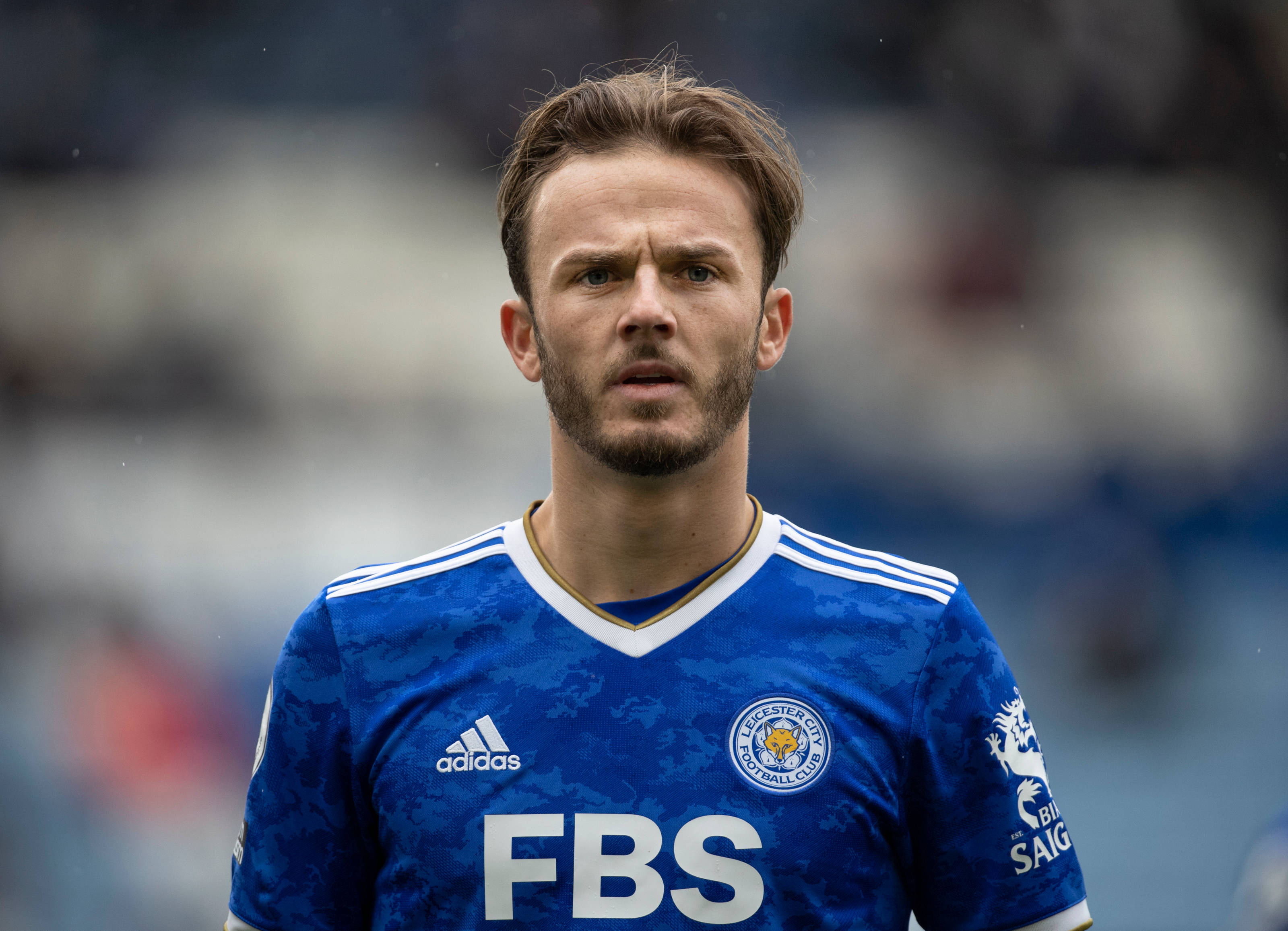 James Maddison, blue Leicester City jersey, stadium field, 2K Desktop Wallpaper