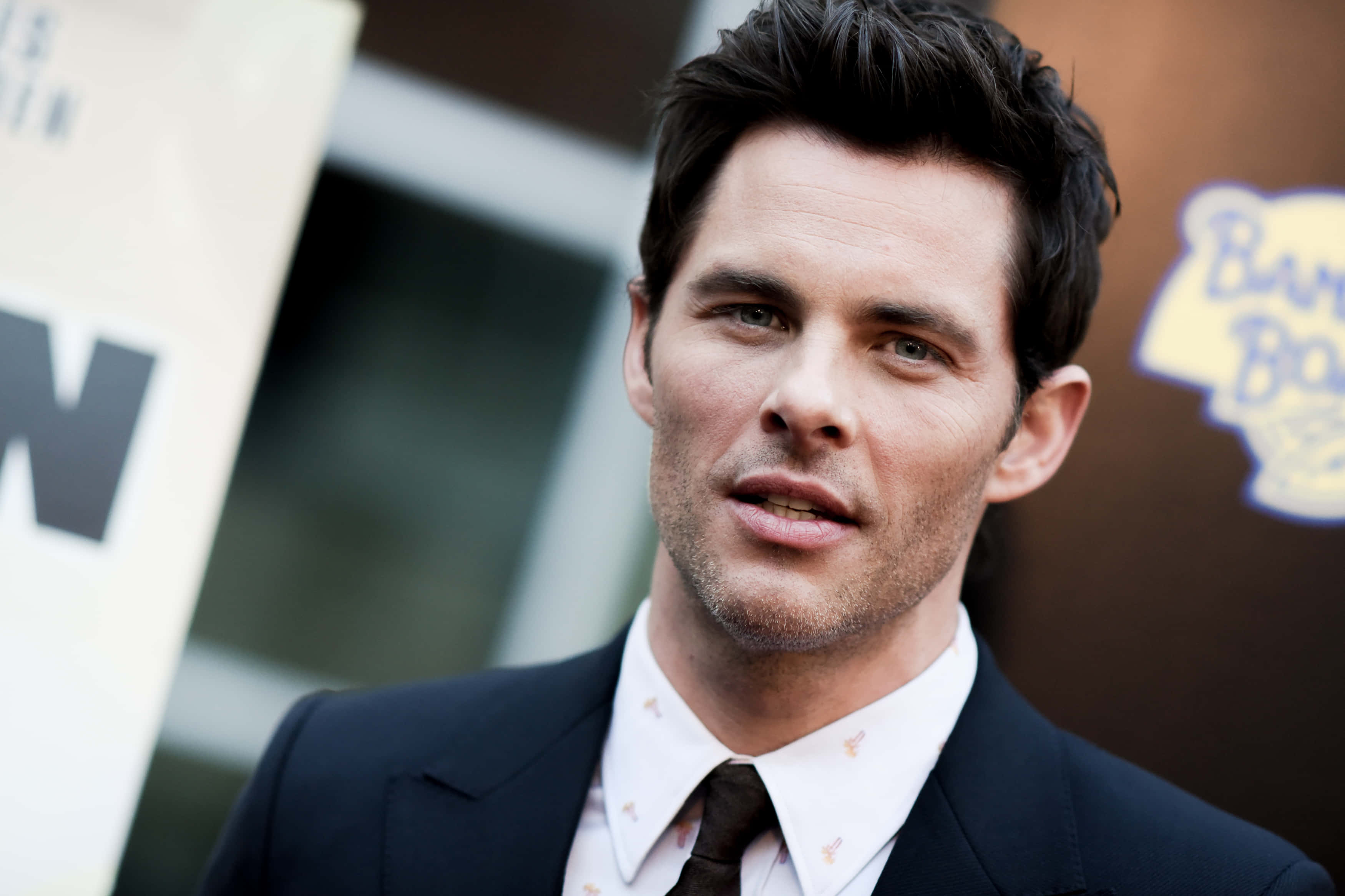 James Marsden, dark suit, patterned tie, 2K Desktop Wallpaper