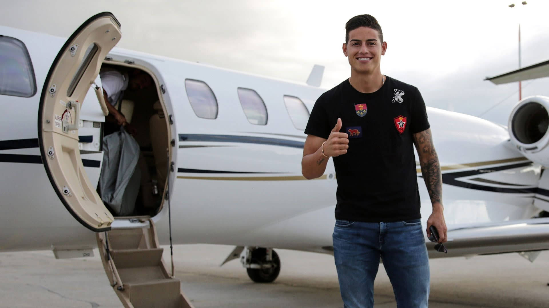James Rodriguez, tarmac, private jet, Full HD Desktop Wallpaper