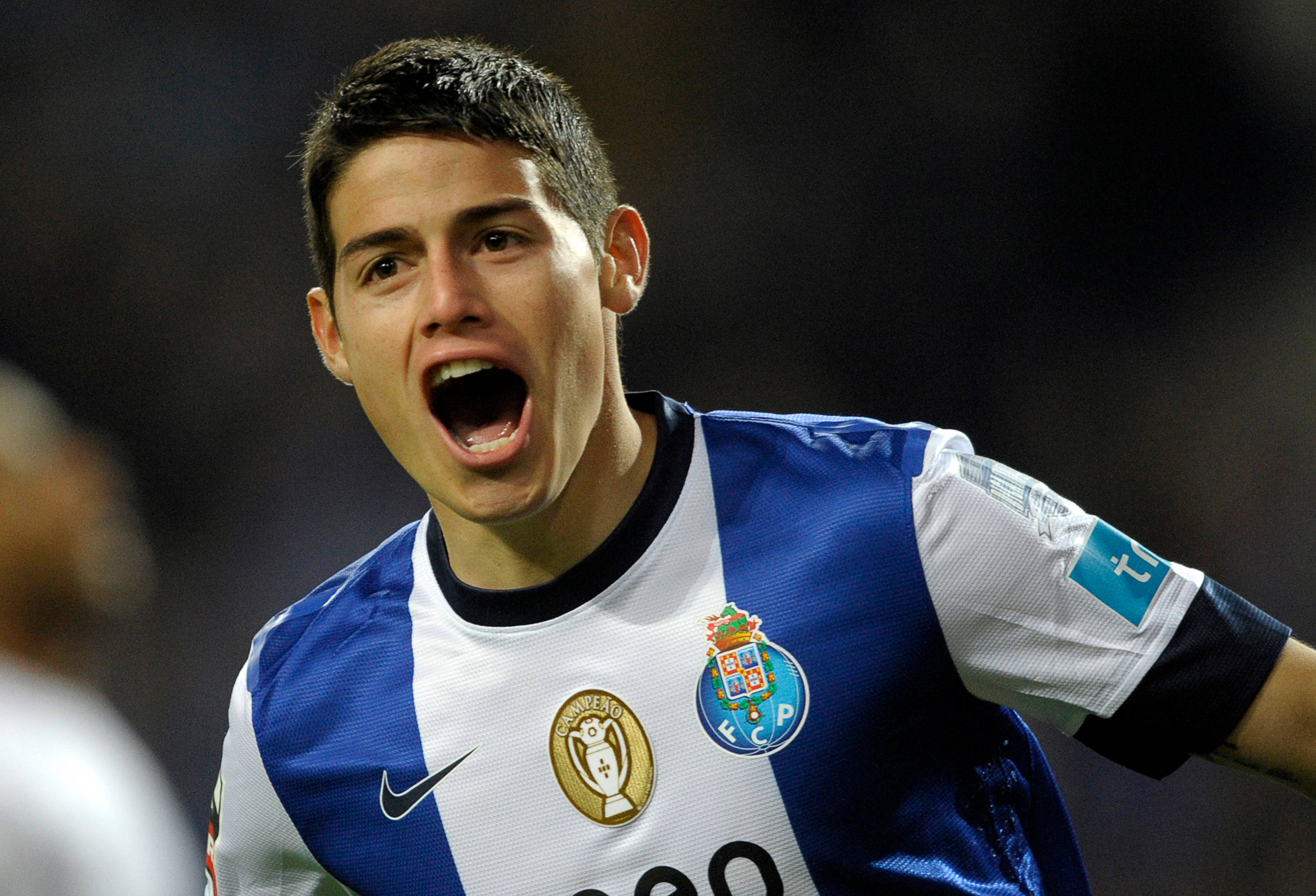 James Rodriguez, blue and white striped jersey, night game, 2K Desktop Wallpaper