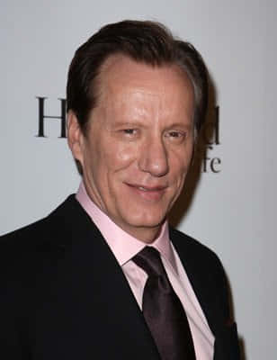 James Woods, black suit, pink shirt, SD Phone Wallpaper