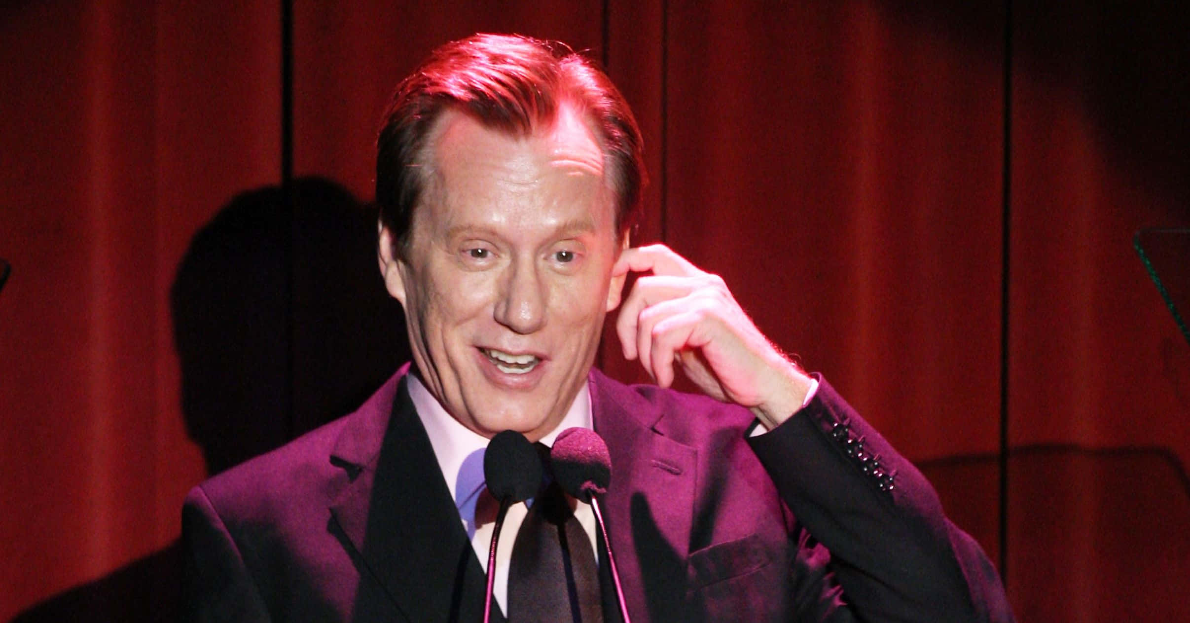 James Woods, dark suit, microphone, Full HD Desktop Wallpaper