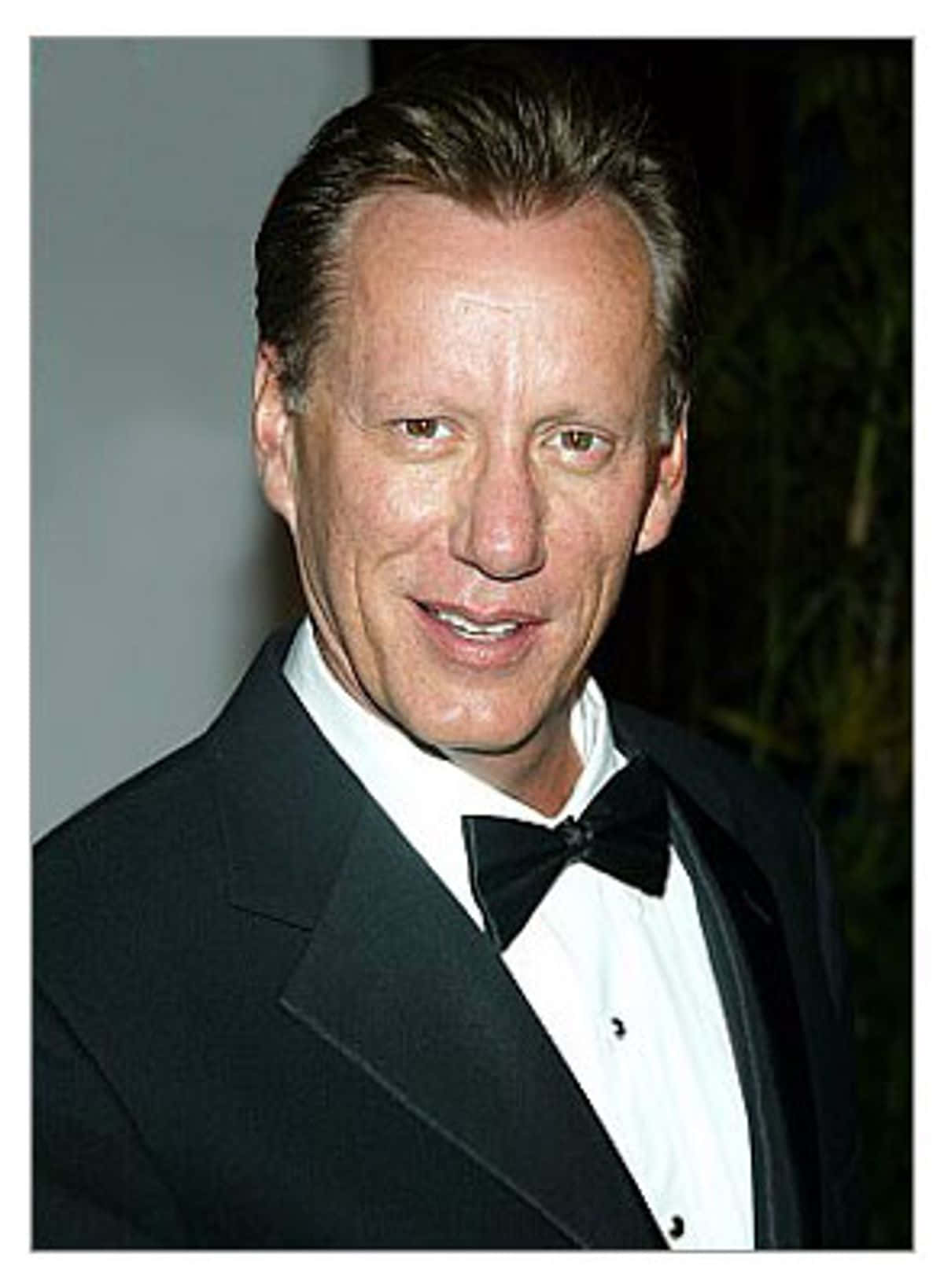 James Woods, black tuxedo, bow tie, HD Phone Wallpaper