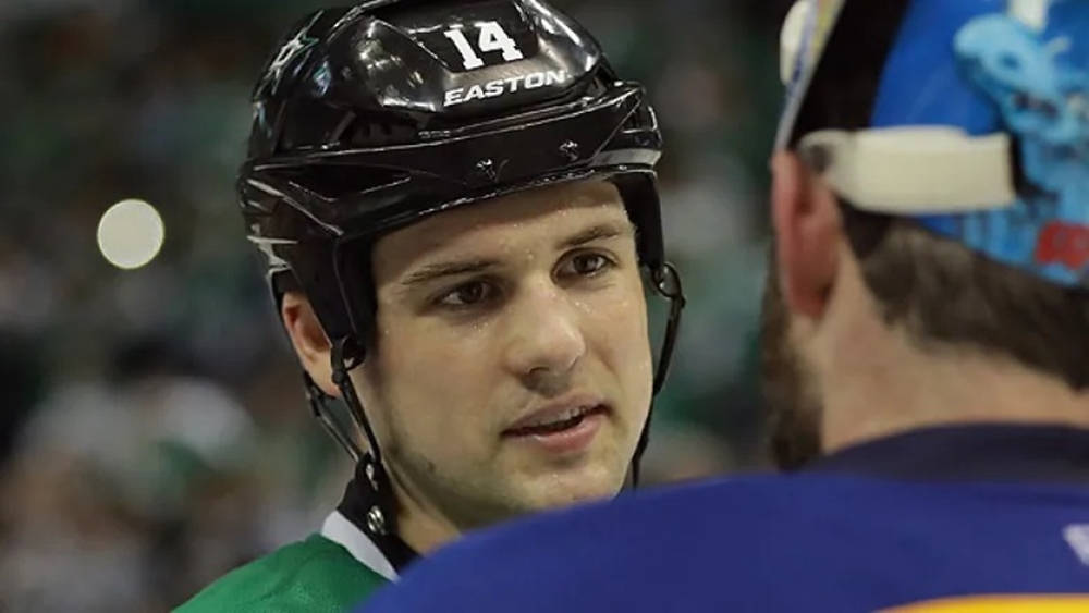 Jamie Benn, black Easton helmet, number 14, SD Desktop Wallpaper