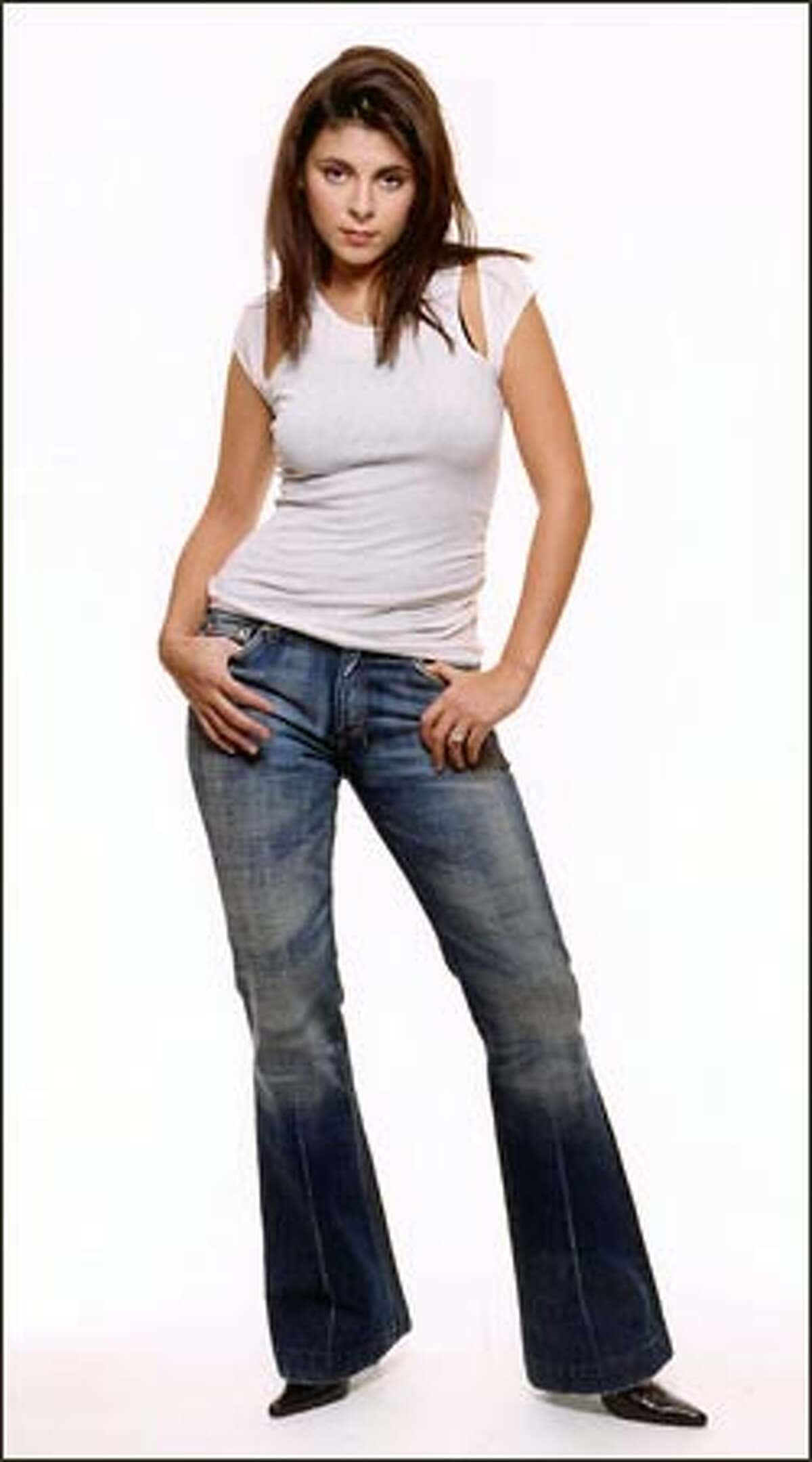 Jamie Lynn Sigler, flared jeans, white top, Full HD Phone Wallpaper