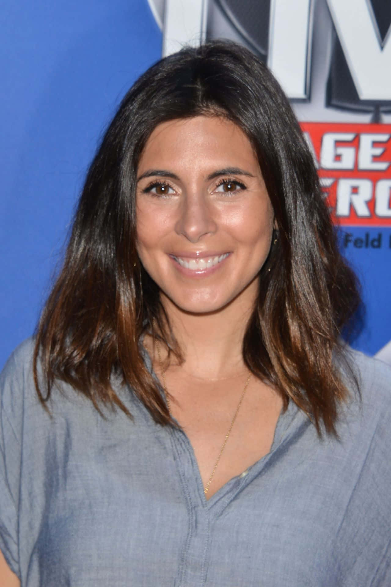 Jamie Lynn Sigler, light blue shirt, blue event backdrop, Full HD Phone Wallpaper