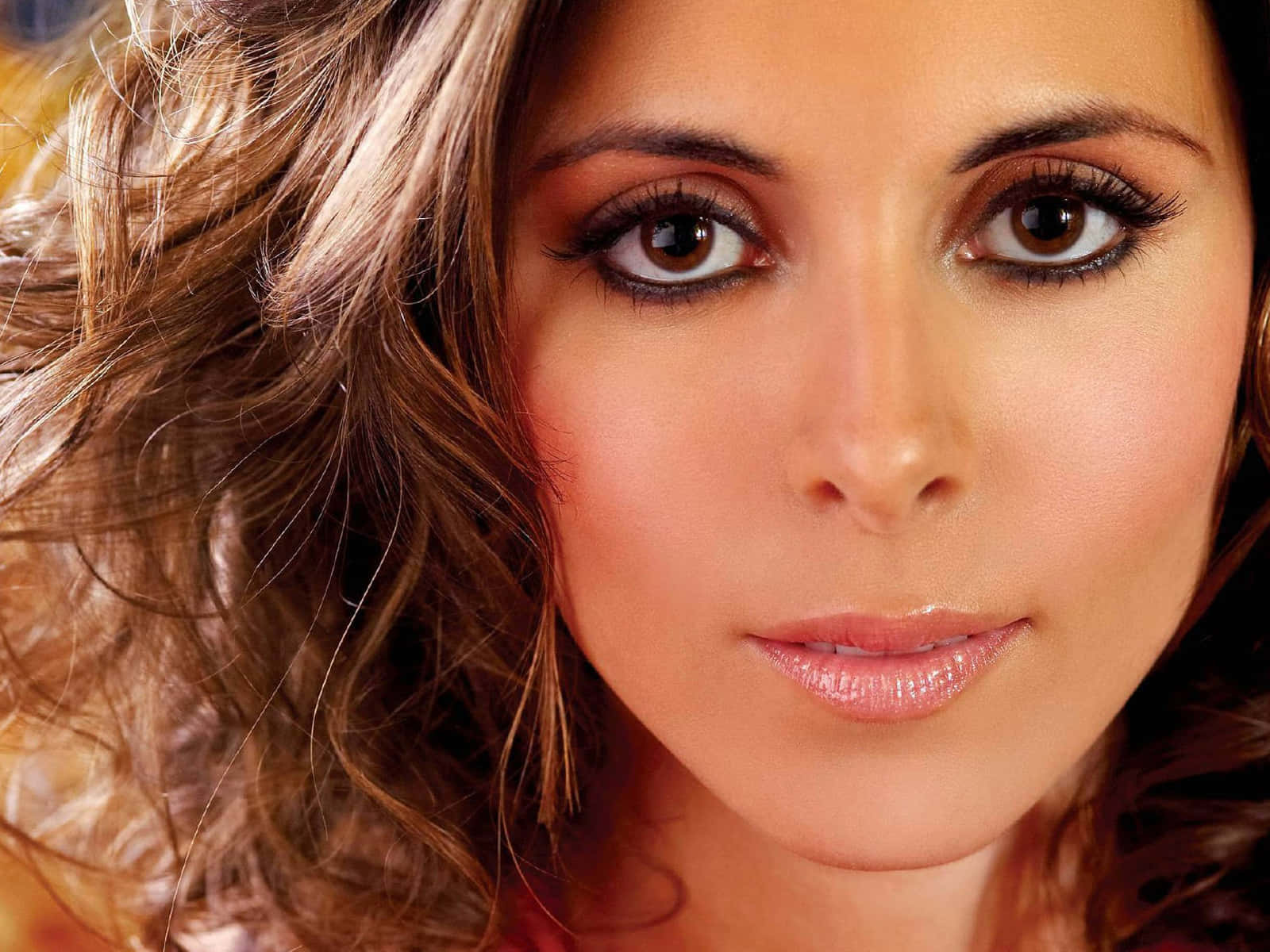 Jamie Lynn Sigler, wavy brown hair, striking makeup, HD Desktop Wallpaper