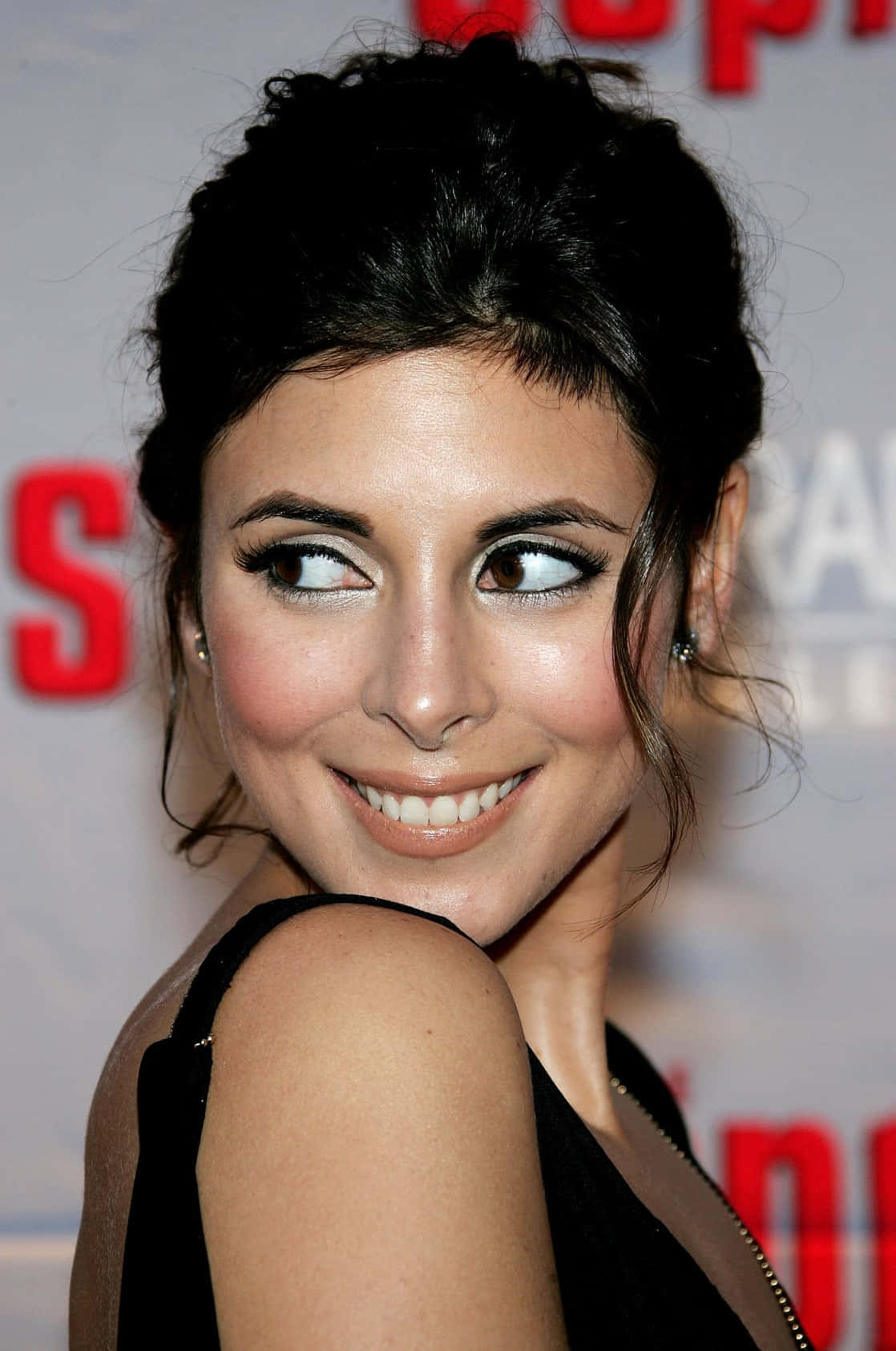 Jamie Lynn Sigler, dark hair, bold eyeliner, HD Phone Wallpaper
