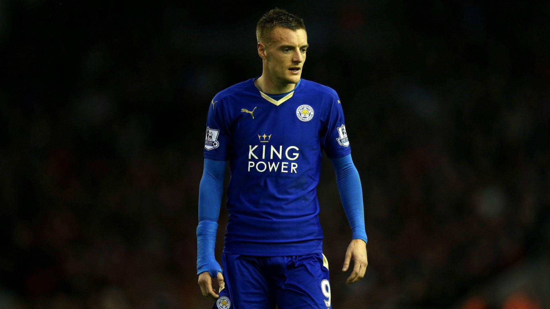 Jamie Vardy, blue Leicester City jersey, dimly lit field, Full HD Desktop Wallpaper