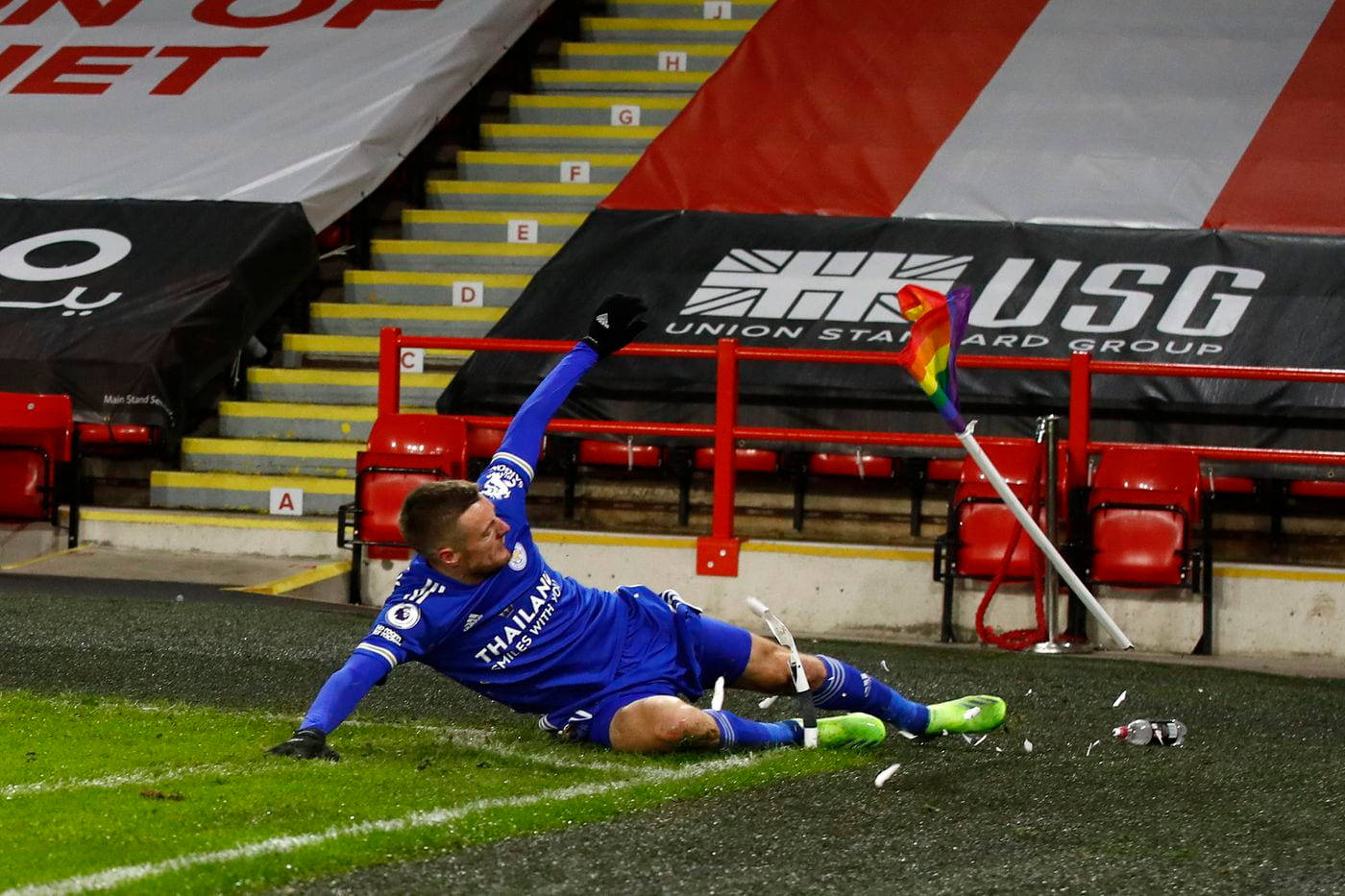 Jamie Vardy, sliding tackle, blue, HD Desktop Wallpaper