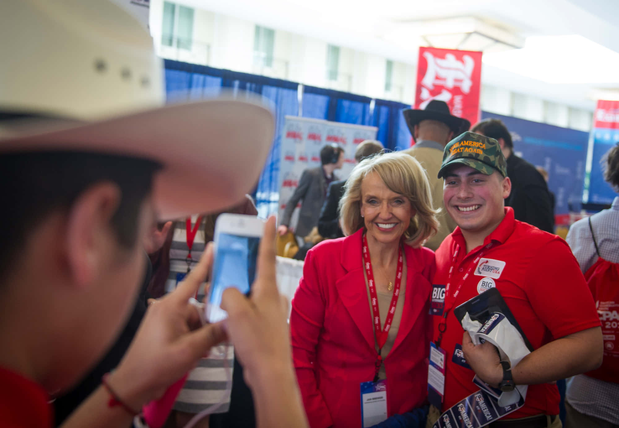 Jan Brewer, red blazer, red shirt, Full HD Desktop Wallpaper