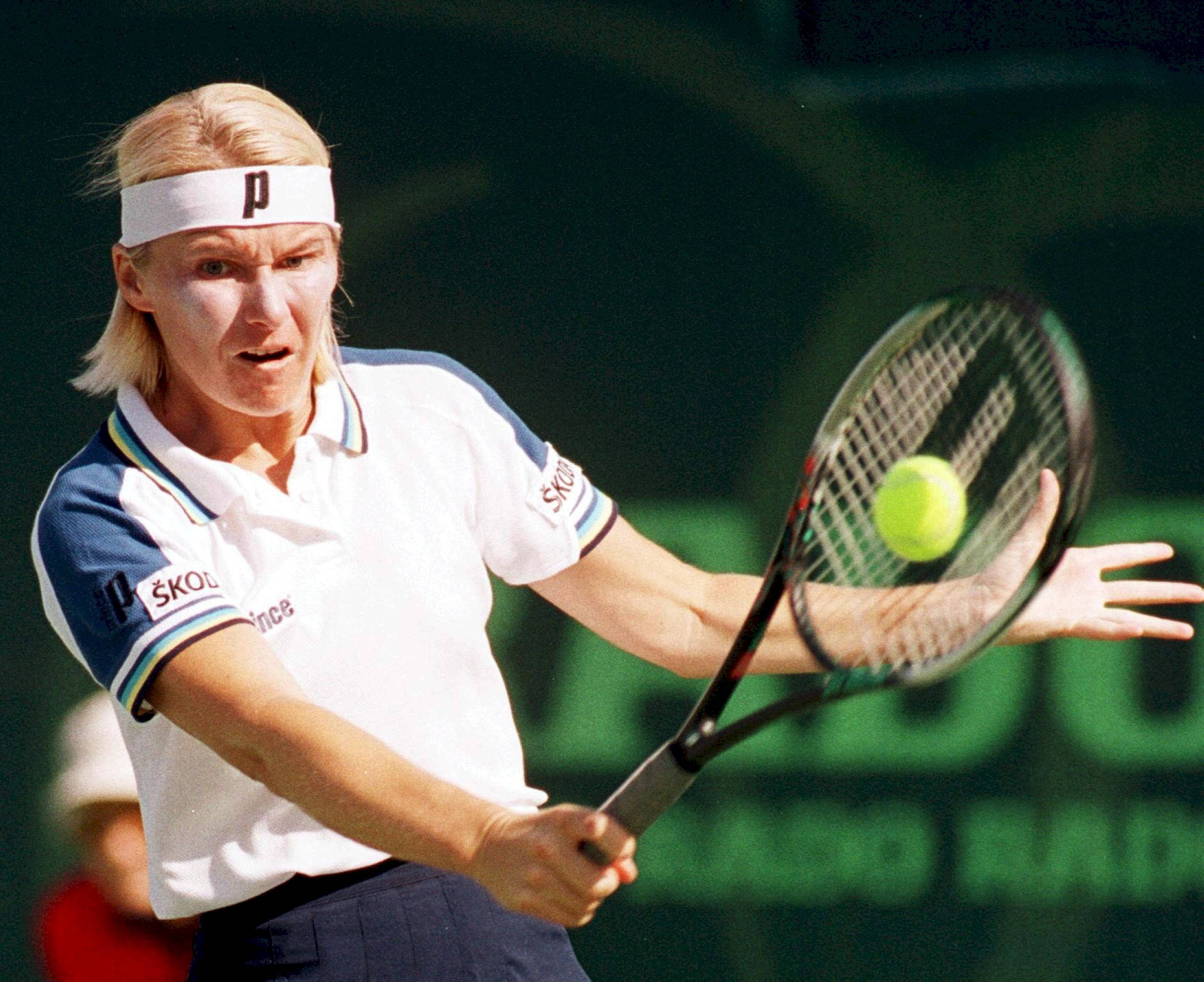 Jana Novotna, bright yellow ball, green court, Full HD Desktop Wallpaper