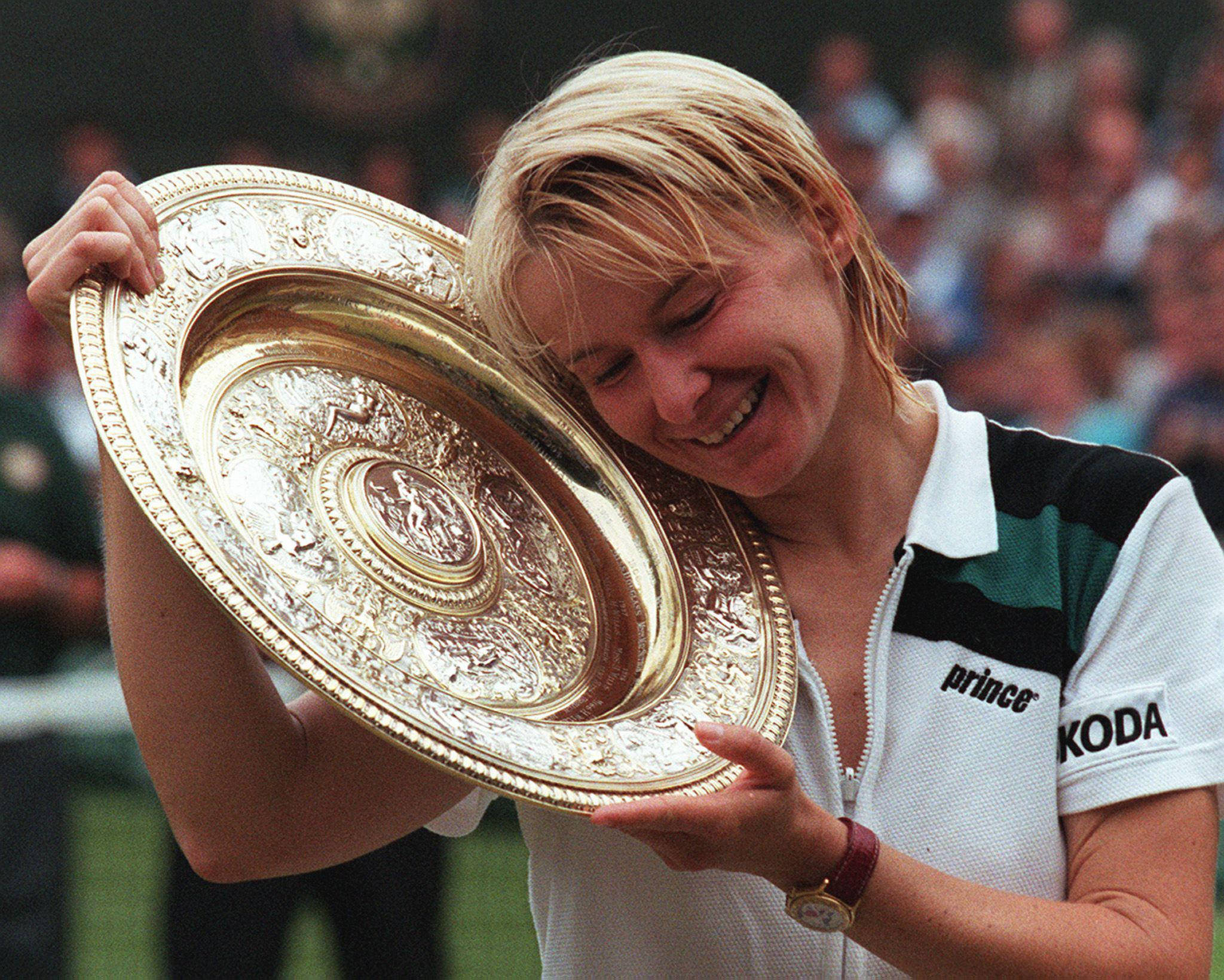 Jana Novotna, golden trophy, grass court, Full HD Desktop Wallpaper