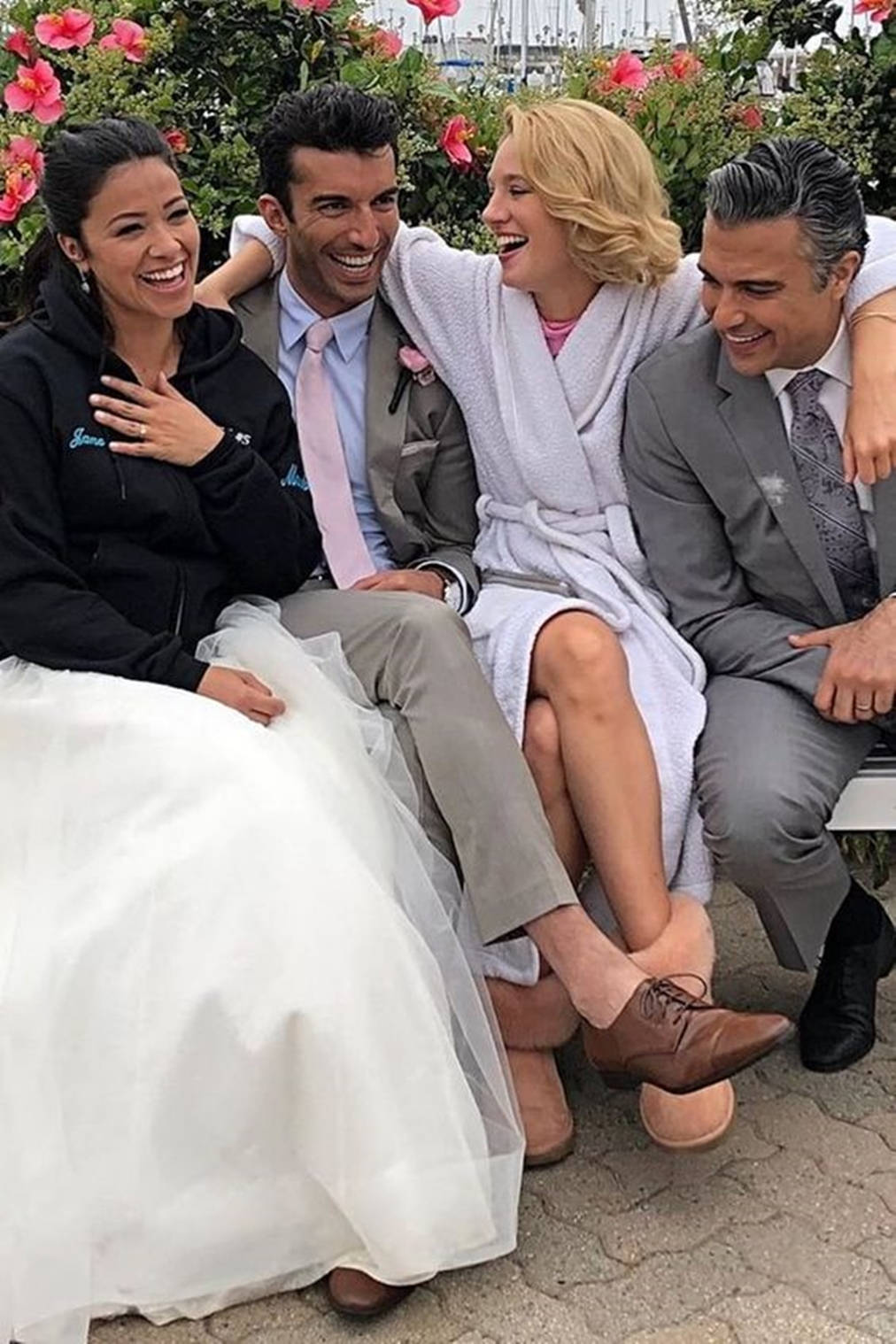 Jane the Virgin, cast members, final season, HD Phone Wallpaper
