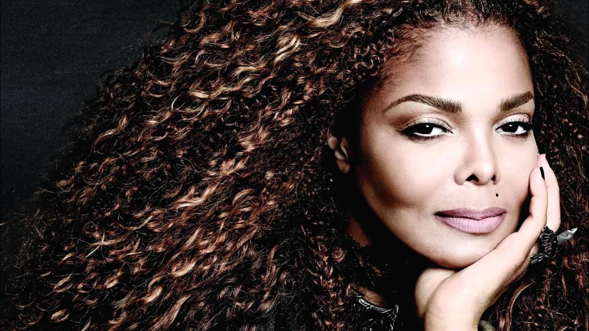 Janet Jackson, voluminous curly brown hair, dark background, Full HD Desktop Wallpaper