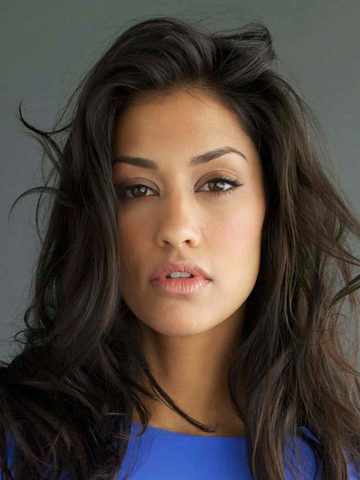 Janina Gavankar, dark wavy hair, intense gaze, HD Phone Wallpaper