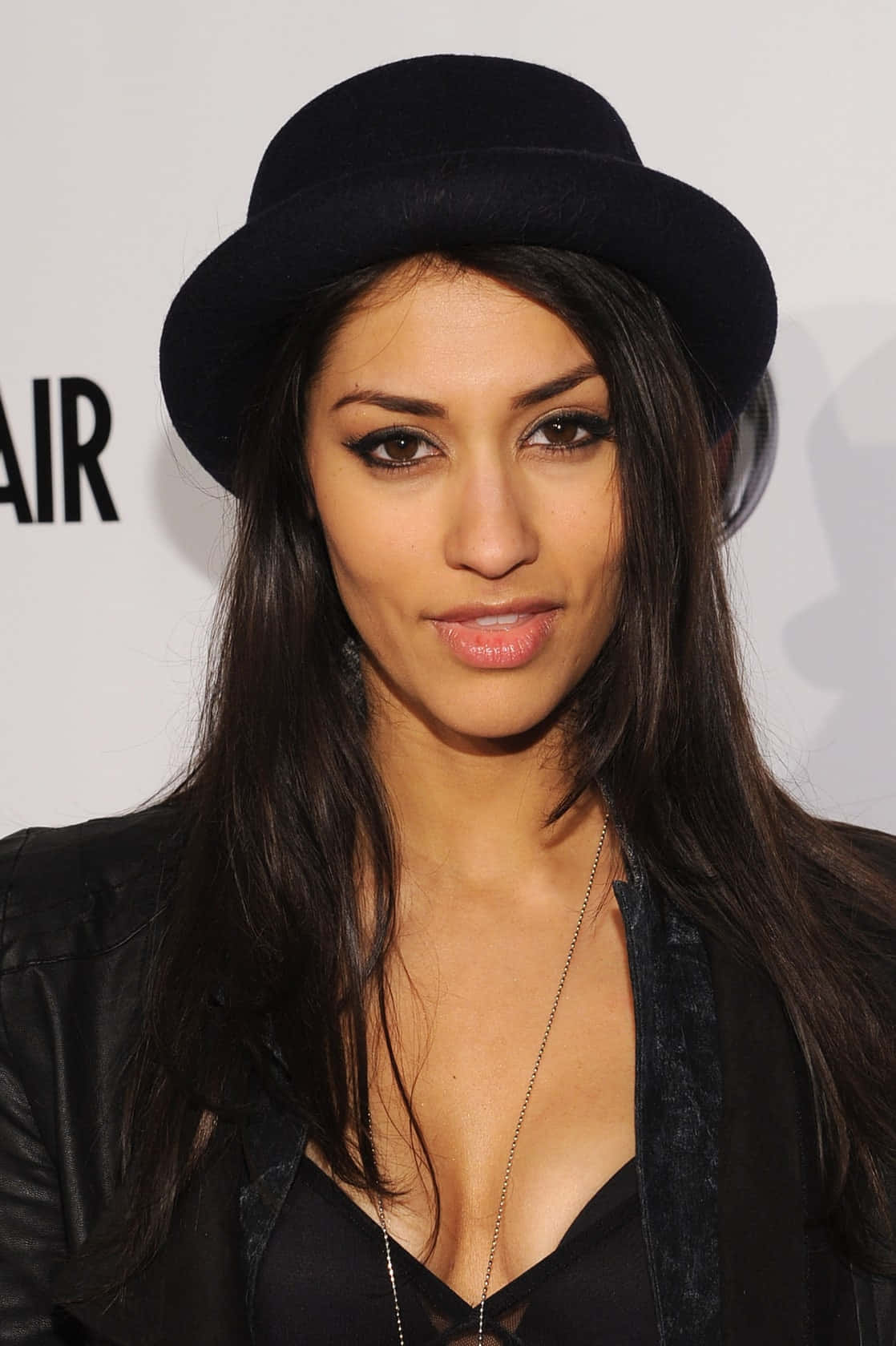 Janina Gavankar, black bowler hat, leather jacket, HD Phone Wallpaper