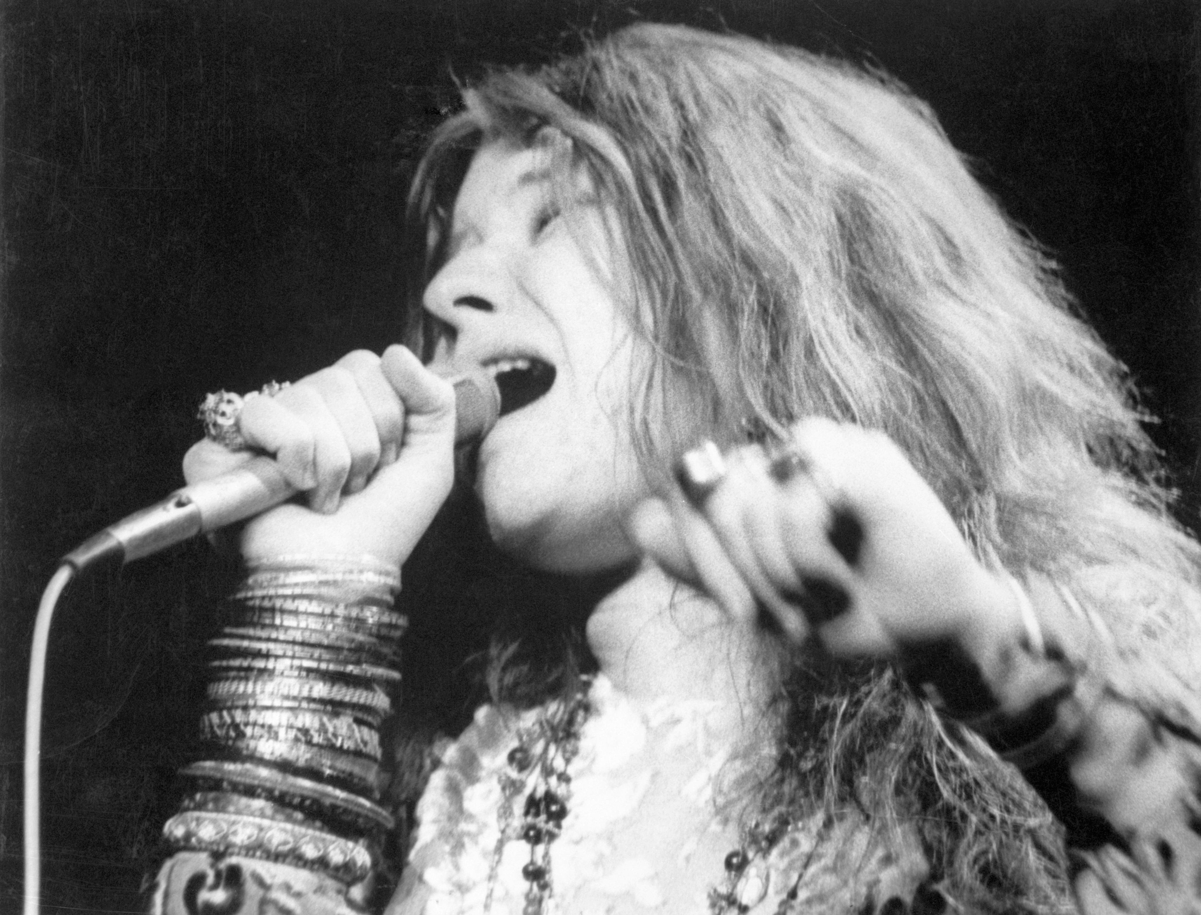 Janis Joplin, black and white photo, long hair, 4K Desktop Wallpaper