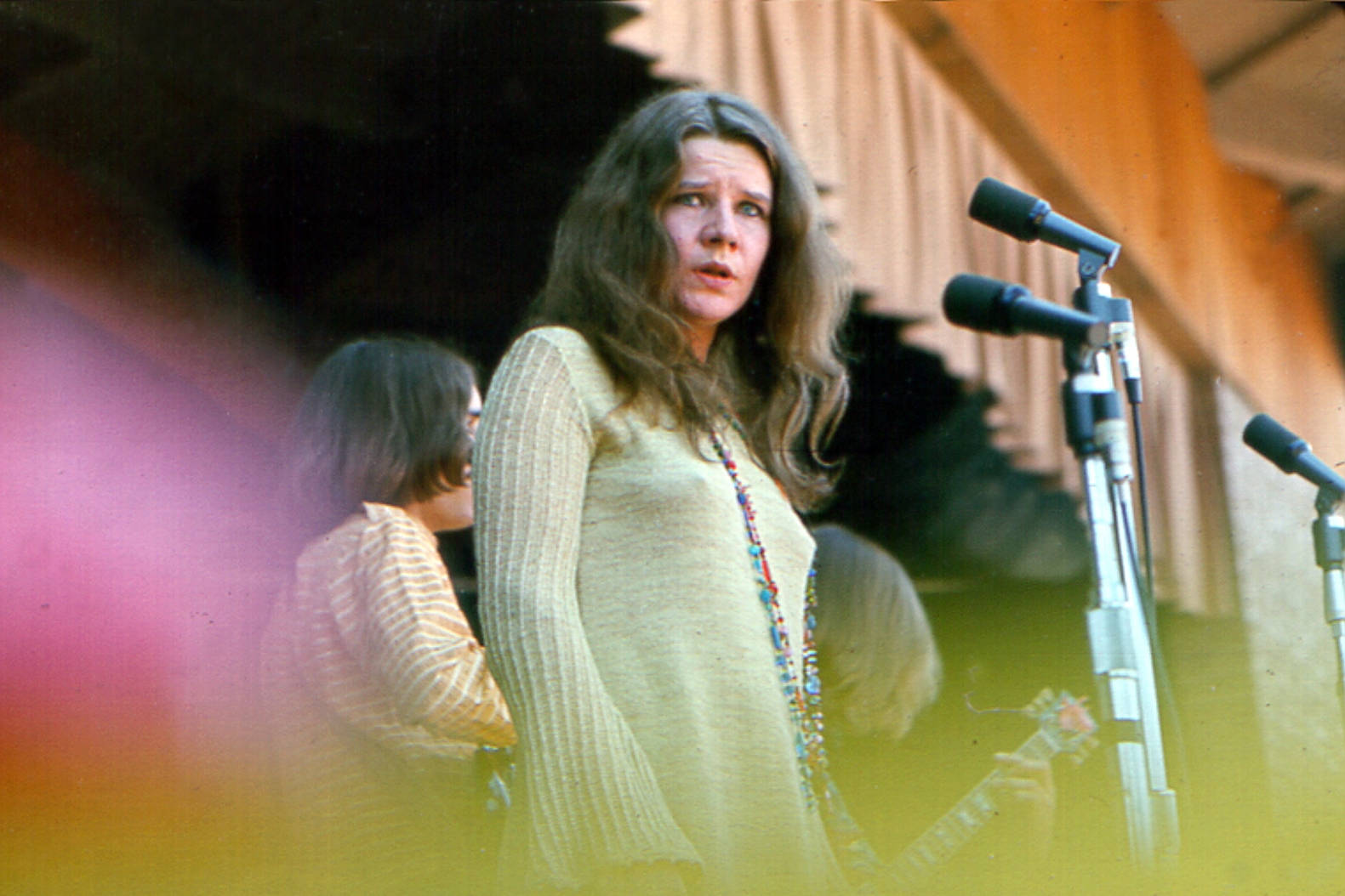 Janis Joplin, ribbed sweater, microphones, HD Desktop Wallpaper