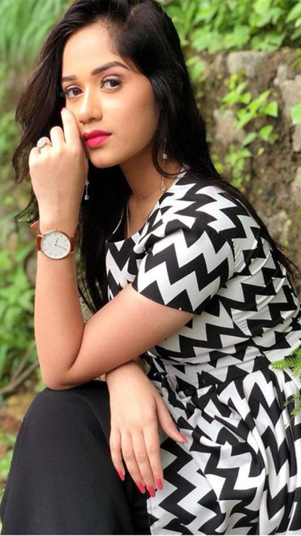 Jannat Zubair, black and white zigzag dress, lush green foliage backdrop, HD Phone Wallpaper