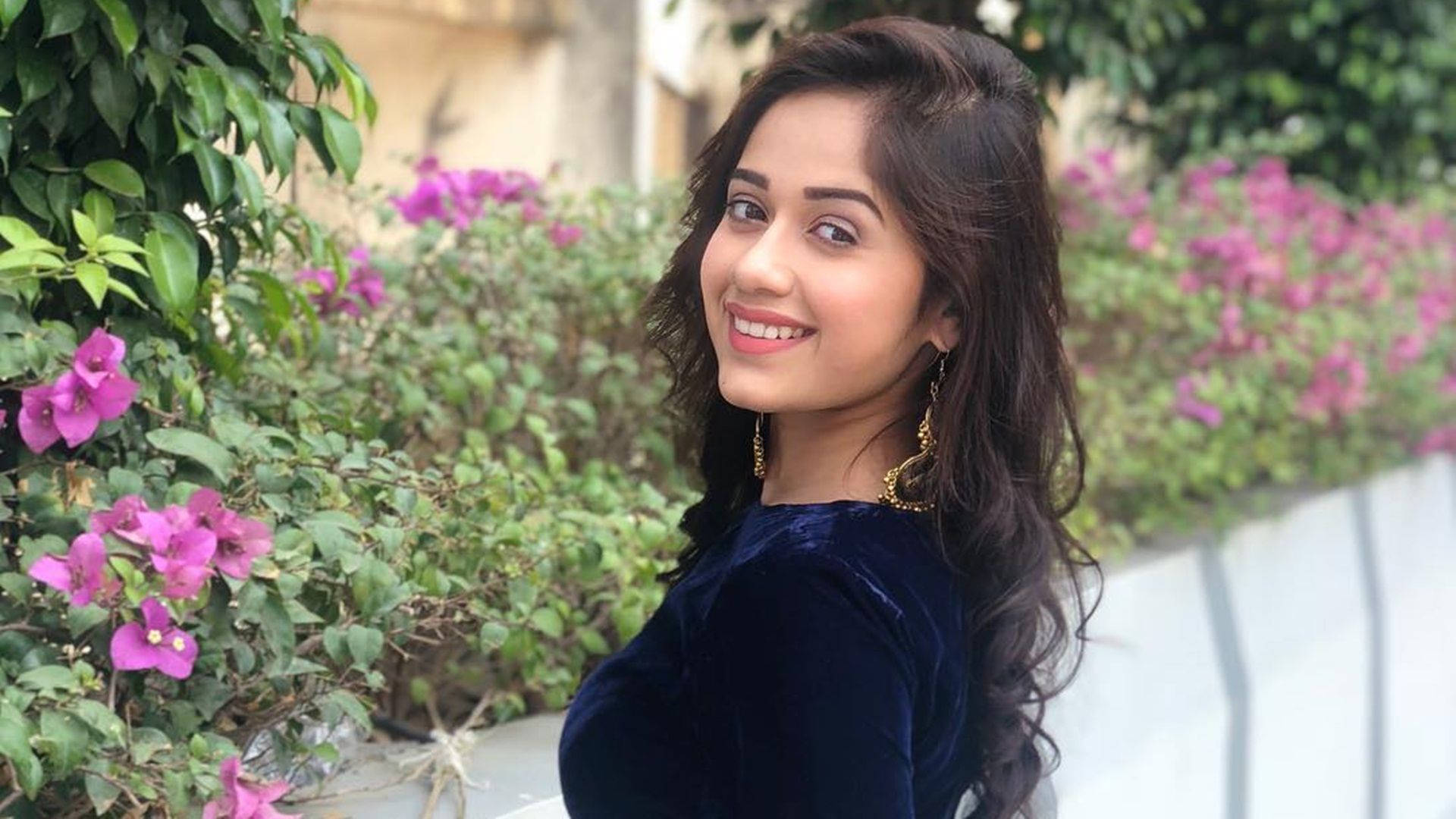 Jannat Zubair, navy velvet top, dark hair, Full HD Desktop Wallpaper