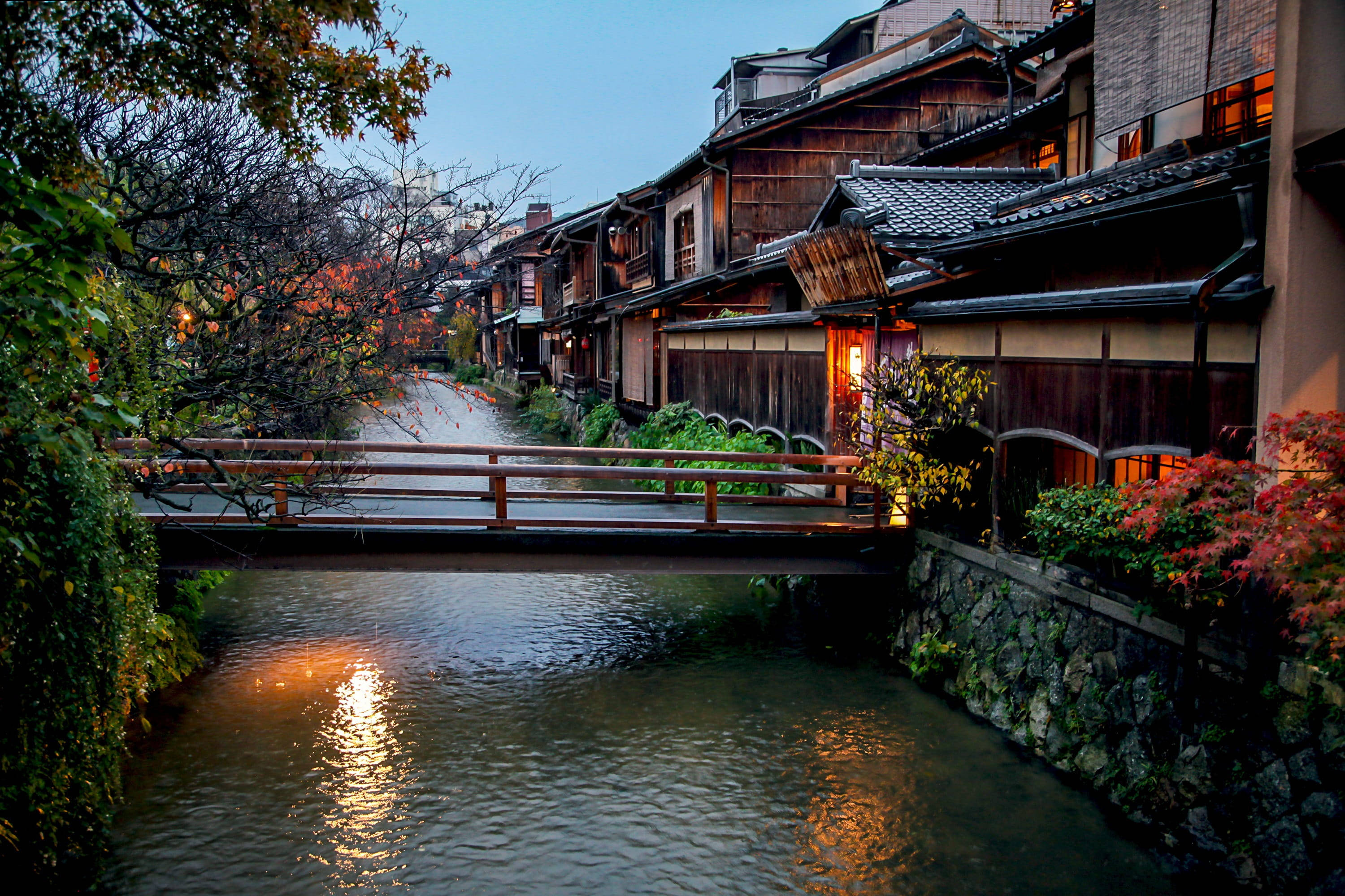 Japan 4K, autumn bridge, wooden bridge, 2K Desktop Wallpaper
