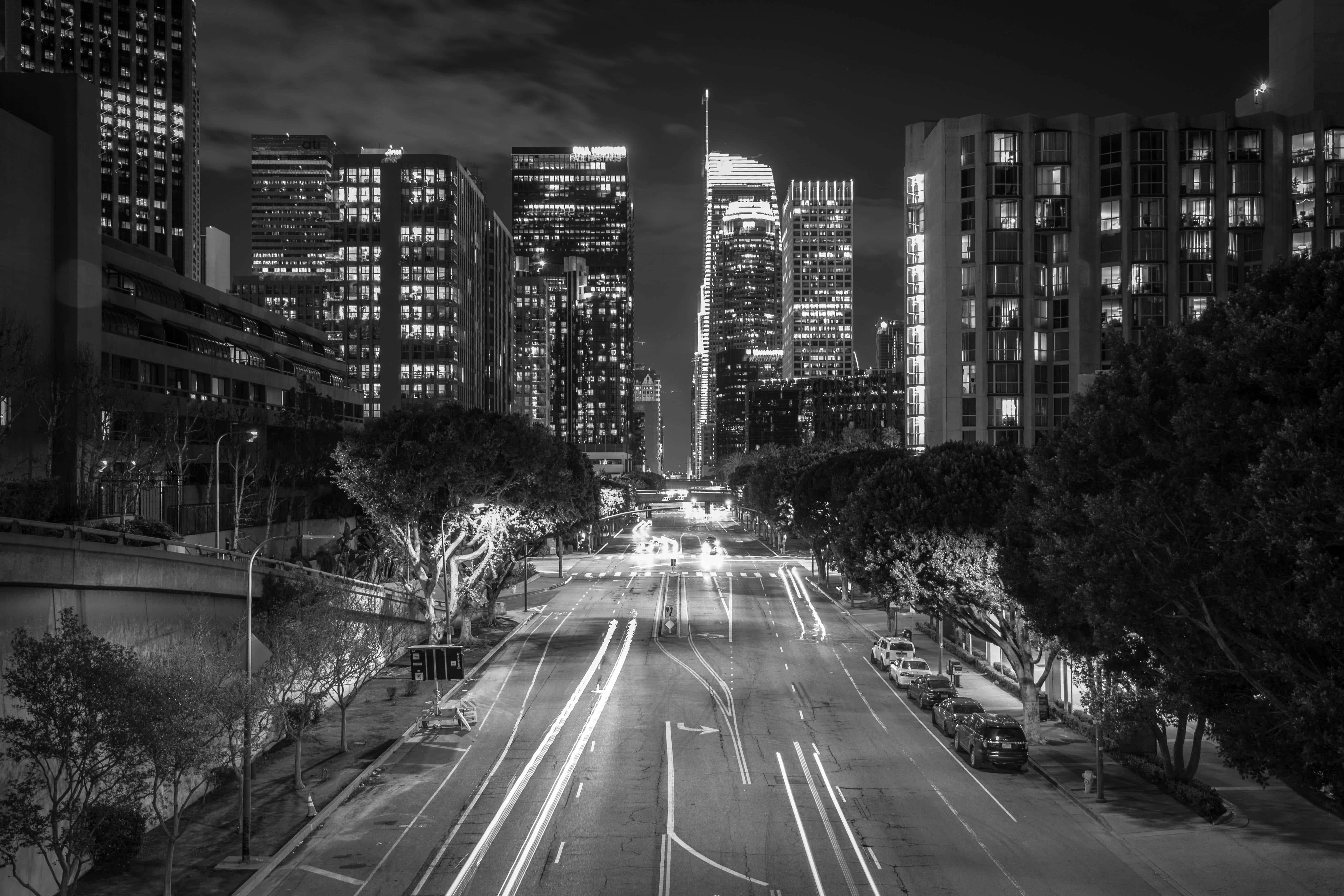 black and white, long exposure, cityscape at night, 5K Desktop Wallpaper