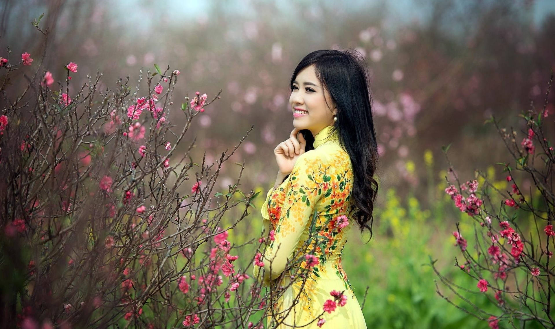 Japan Girl, yellow summer yukata, yellow floral ao dai, HD Desktop Wallpaper
