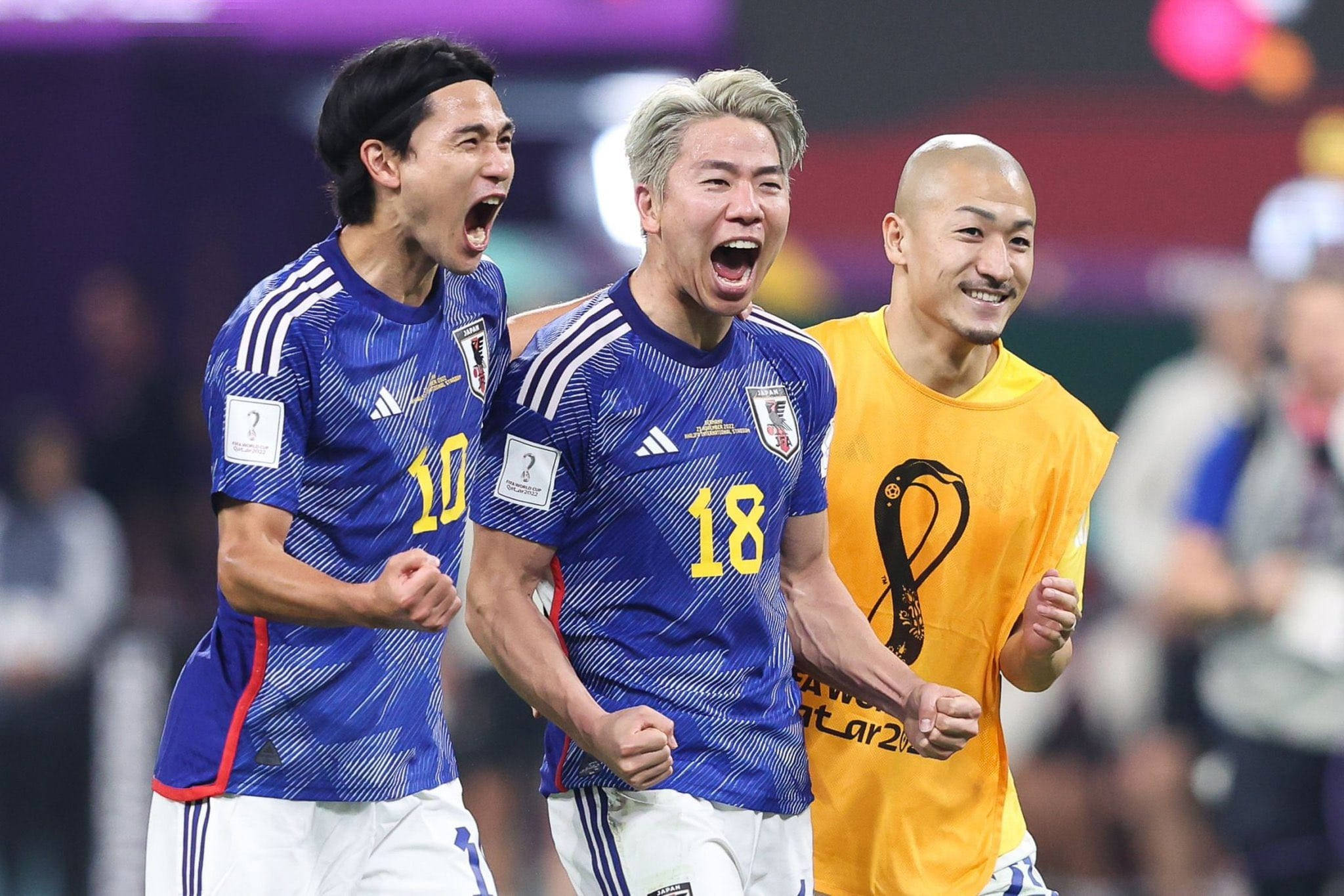 Japan National Football Team, blue jerseys, celebrate ecstatically, Full HD Desktop Wallpaper