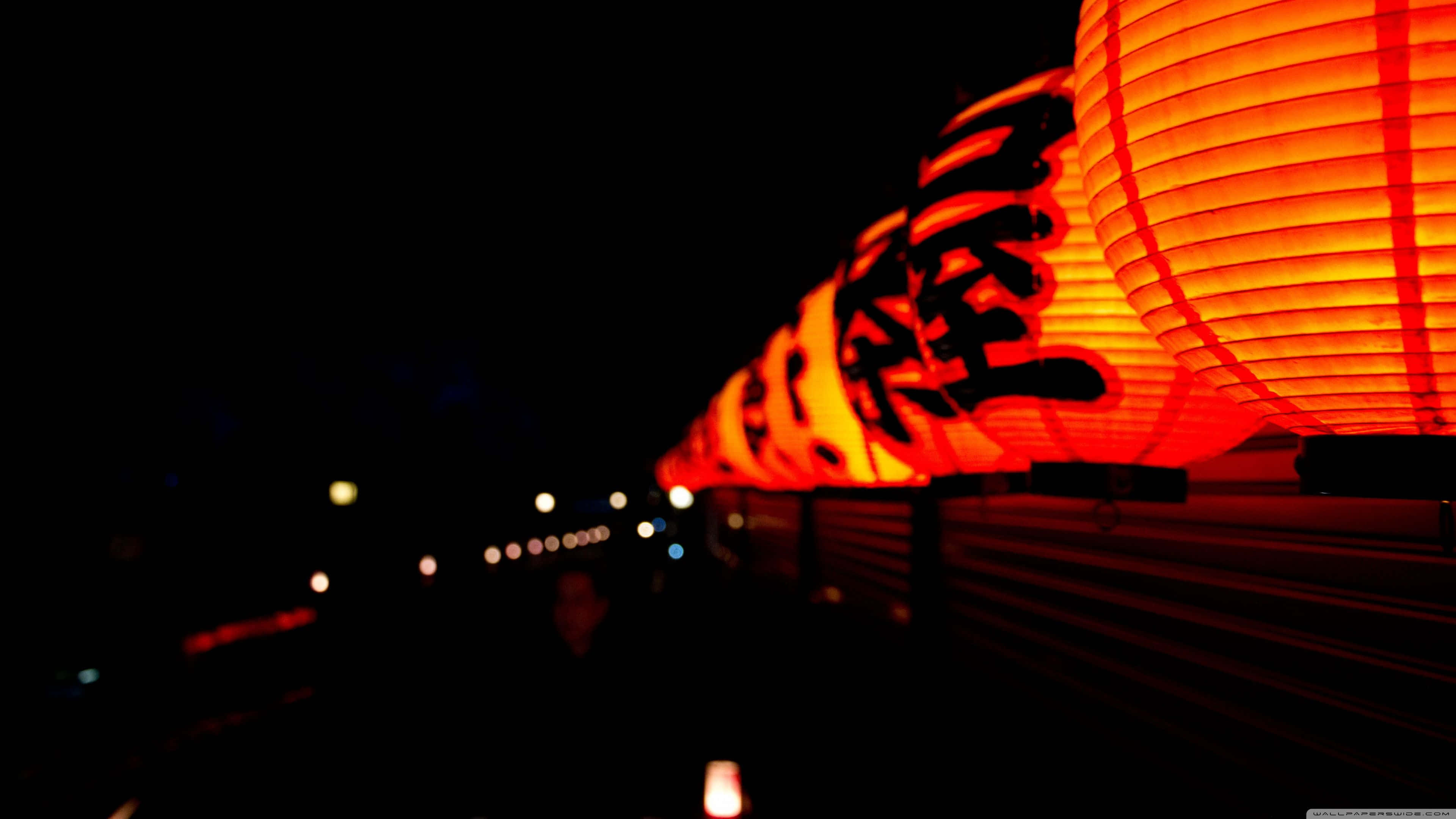 glowing red lanterns, black kanji characters, dark night street, 4K Desktop Wallpaper
