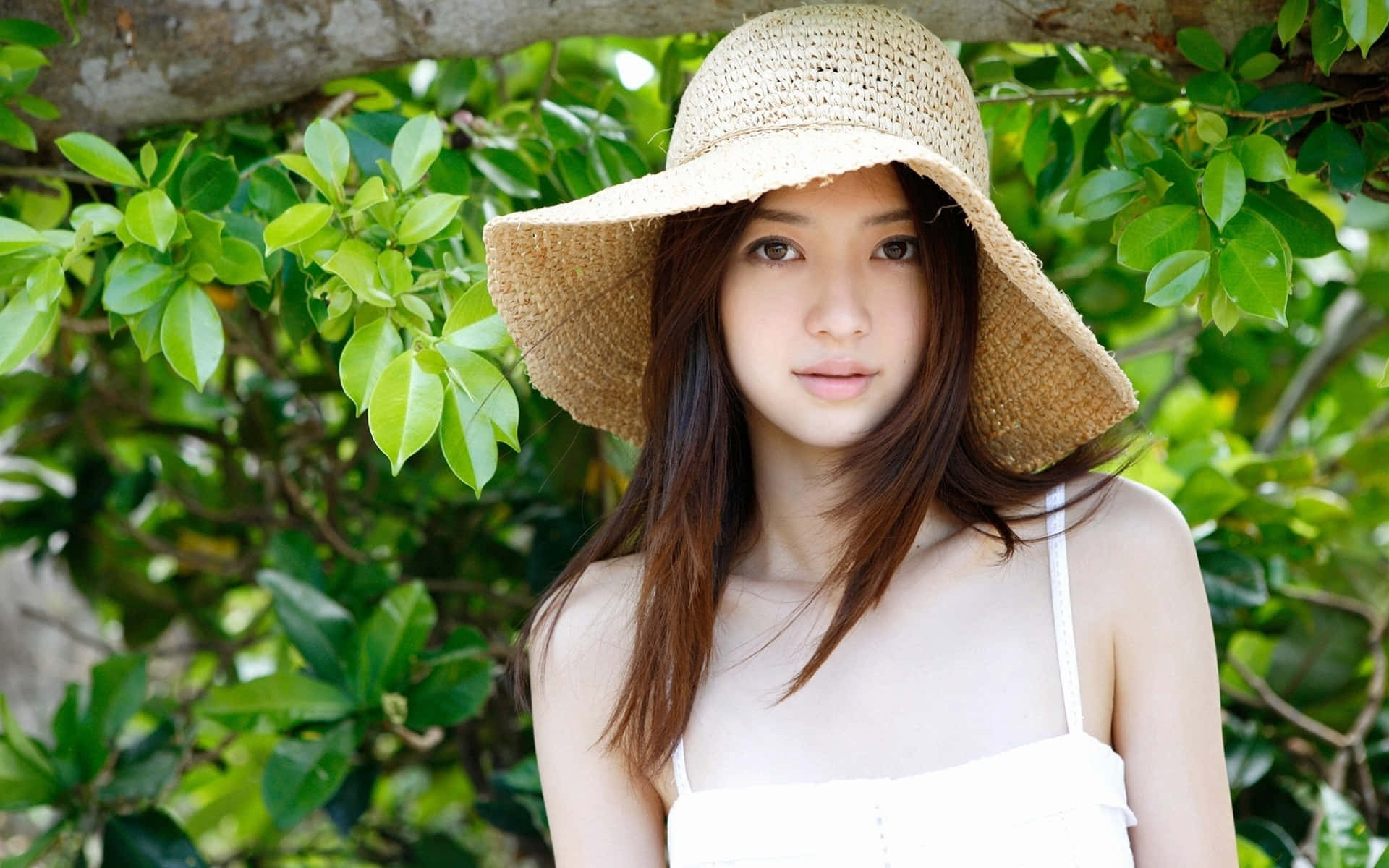 Japanese Women In Hat, wide-brimmed straw hat, white top, Full HD Desktop Wallpaper