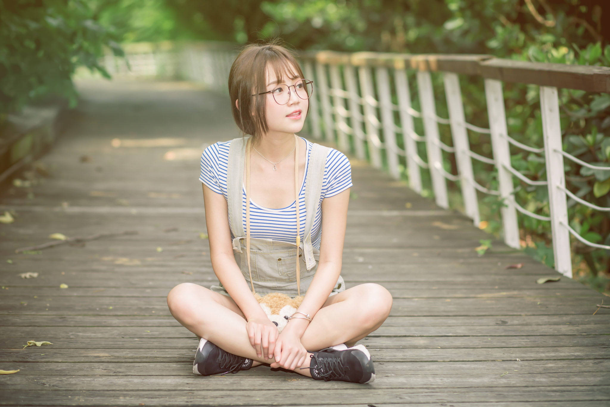 Japanese Girl, wooden boardwalk, lush green foliage, Full HD Desktop Wallpaper