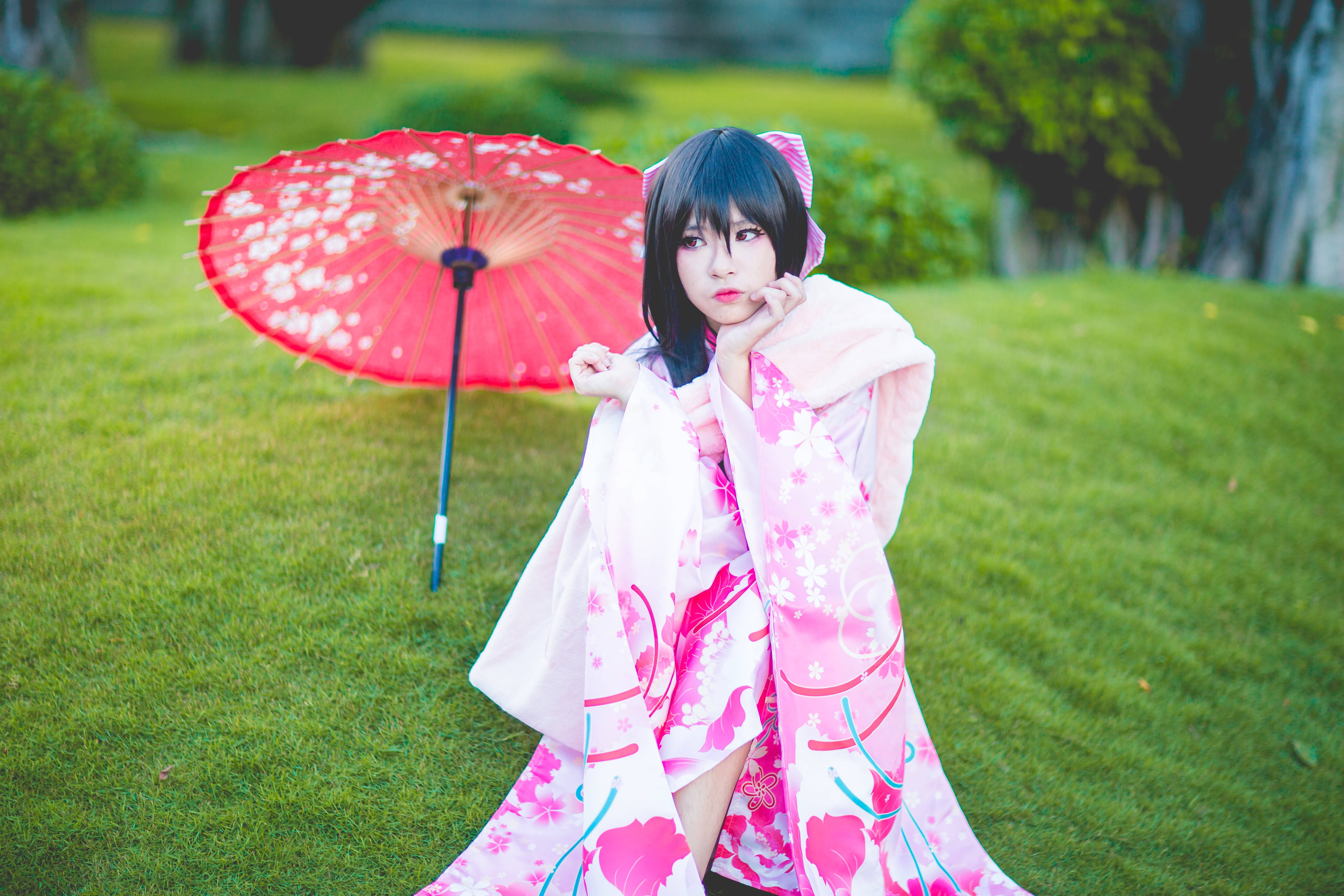 pink cherry blossom kimono, red floral umbrella, lush green lawn, 5K Desktop Wallpaper