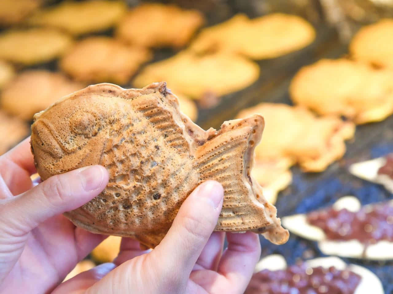 taiyaki, fish-shaped, golden-brown, HD Desktop Wallpaper