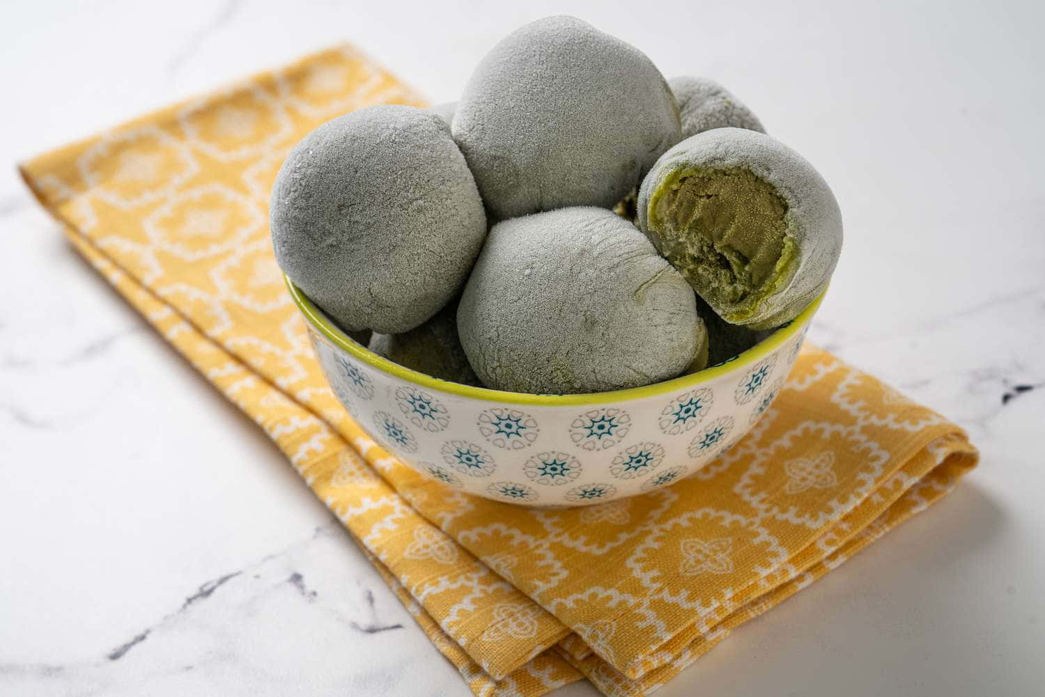 powdered green tea mochi, yellow patterned napkin, white marble background, HD Desktop Wallpaper