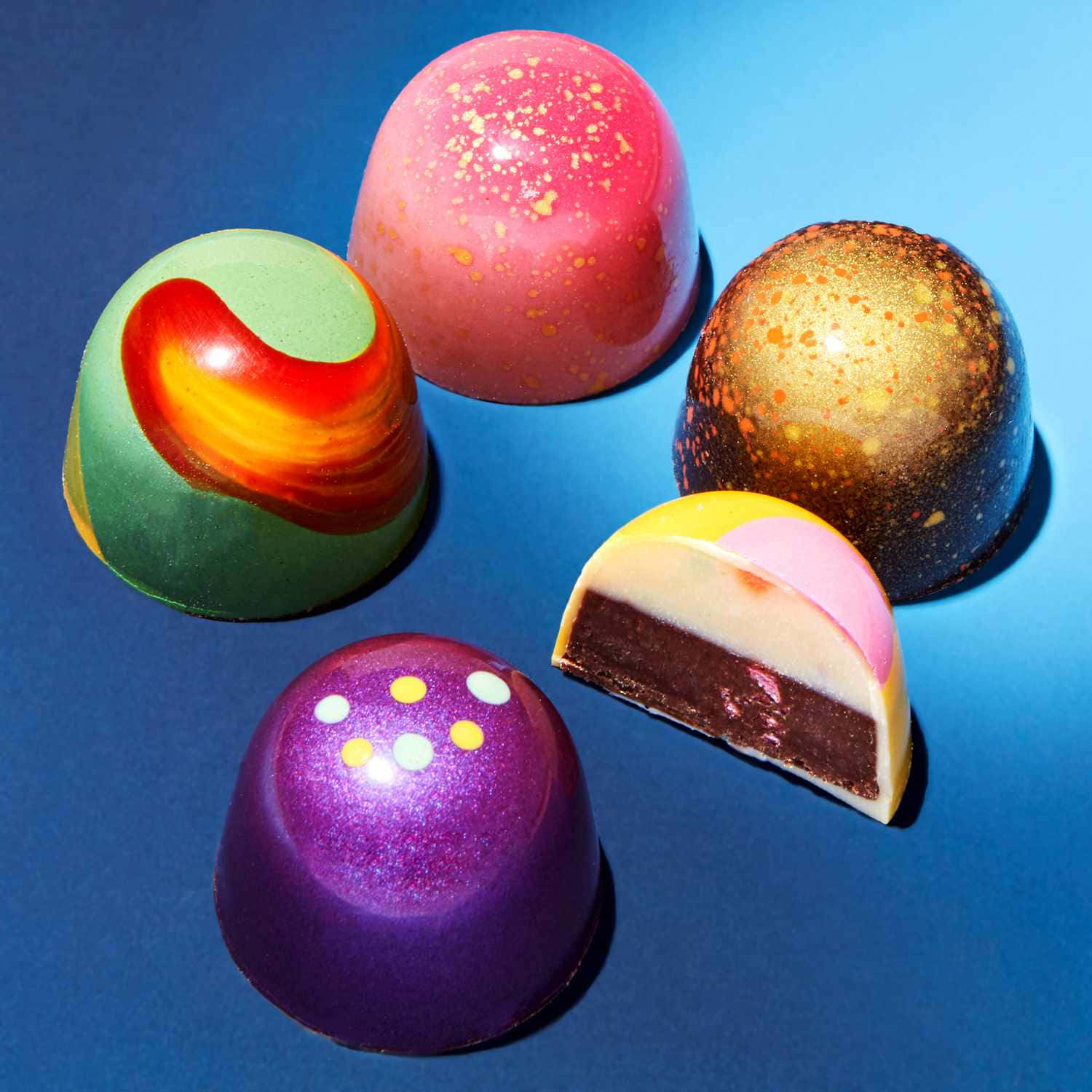 Japanese Sweets, dome-shaped chocolates, glitter and swirls, HD Desktop Wallpaper