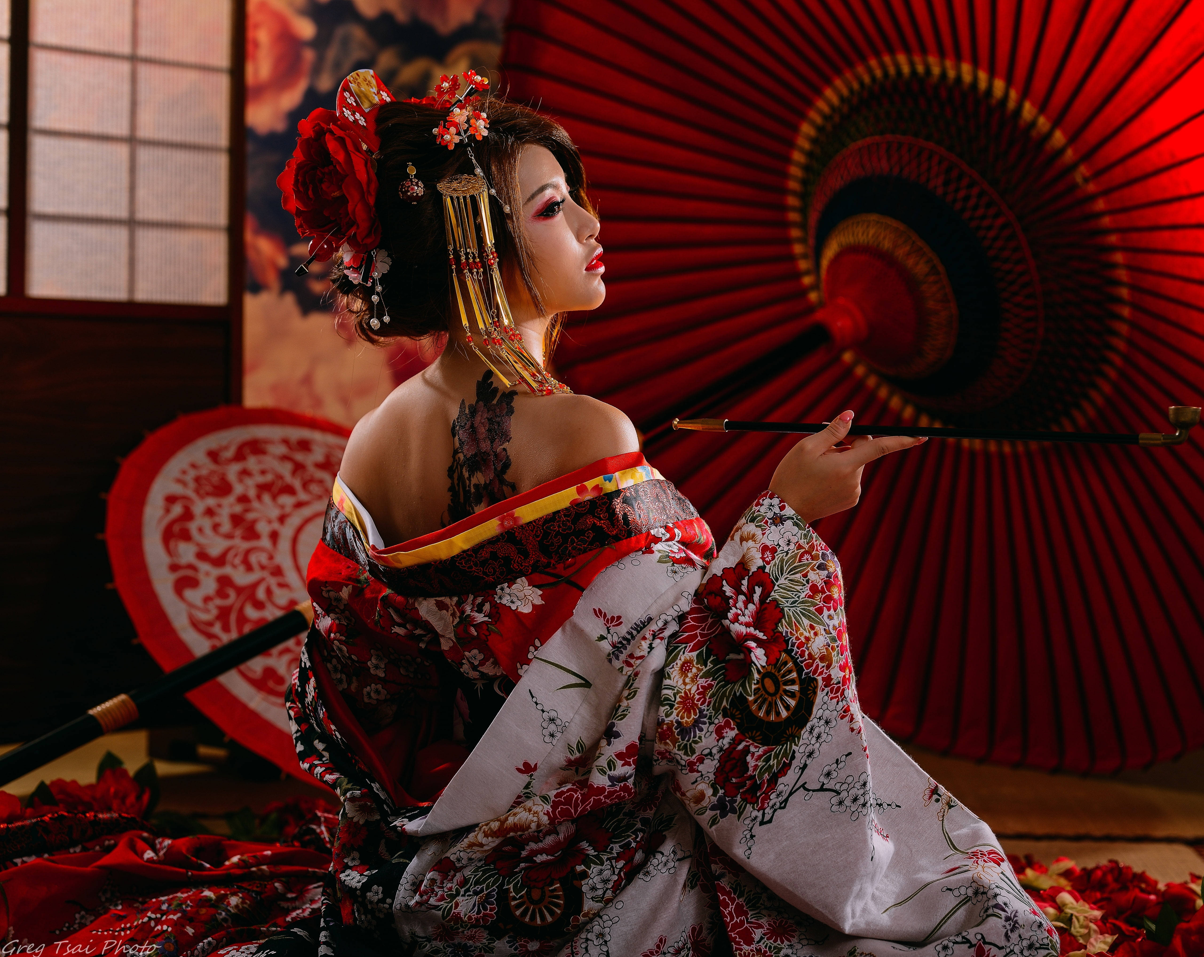 red parasol, floral kimono, traditional Japanese backdrop, 5K Desktop Wallpaper