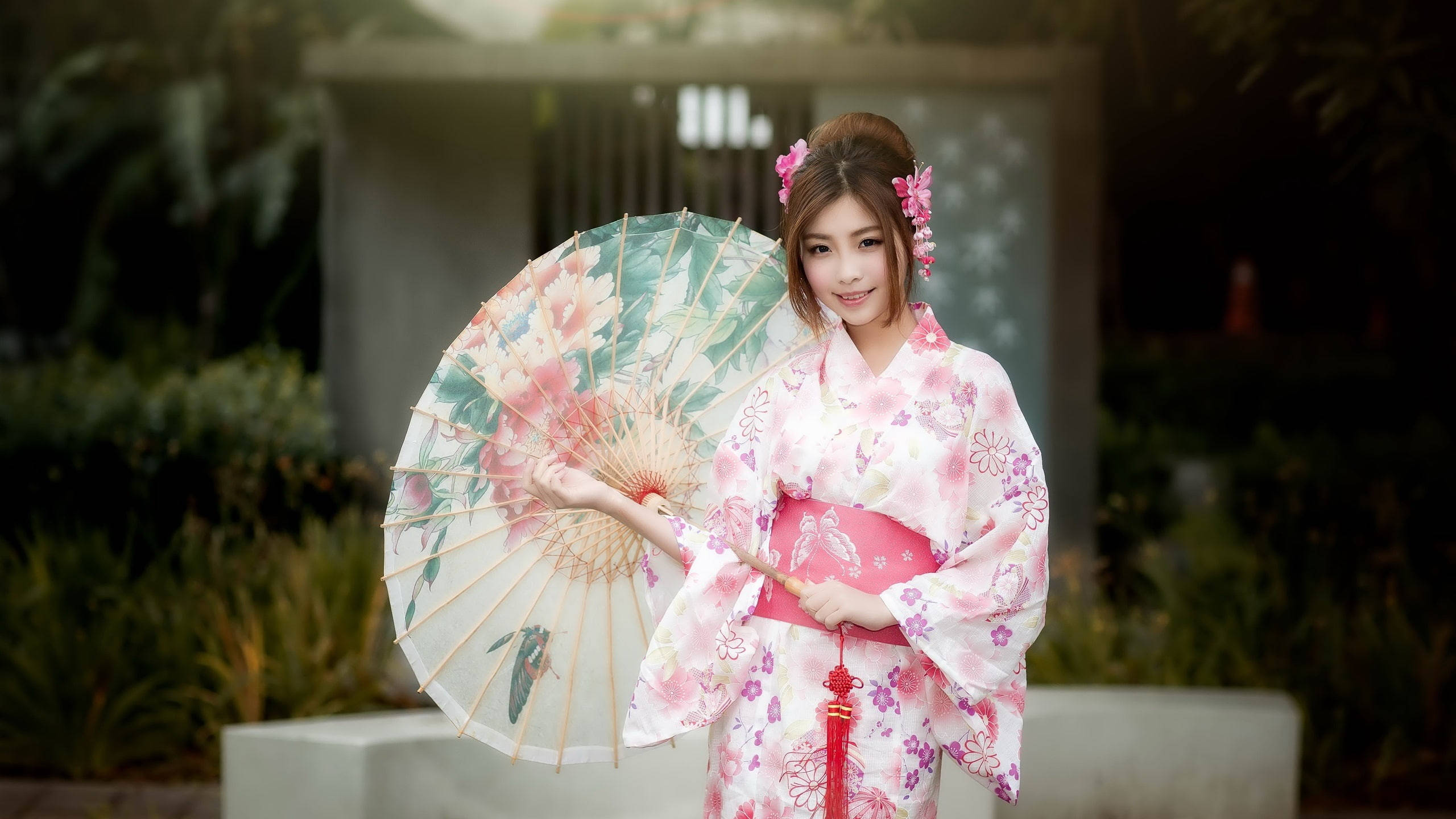 floral pink kimono, matching paper parasol, lush garden, 2K Desktop Wallpaper