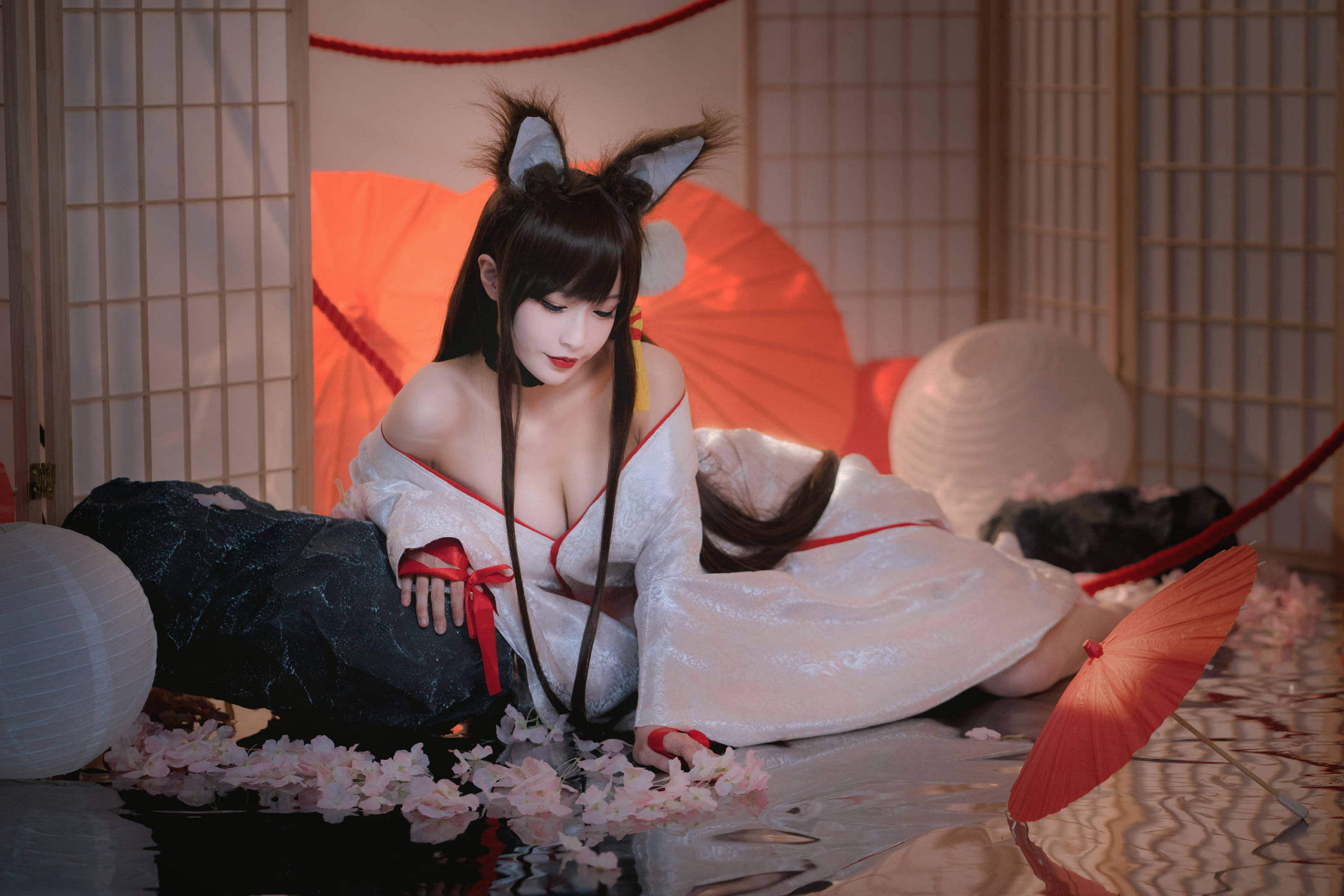 white kimono, fox ears, pink cherry blossoms, 2K Desktop Wallpaper