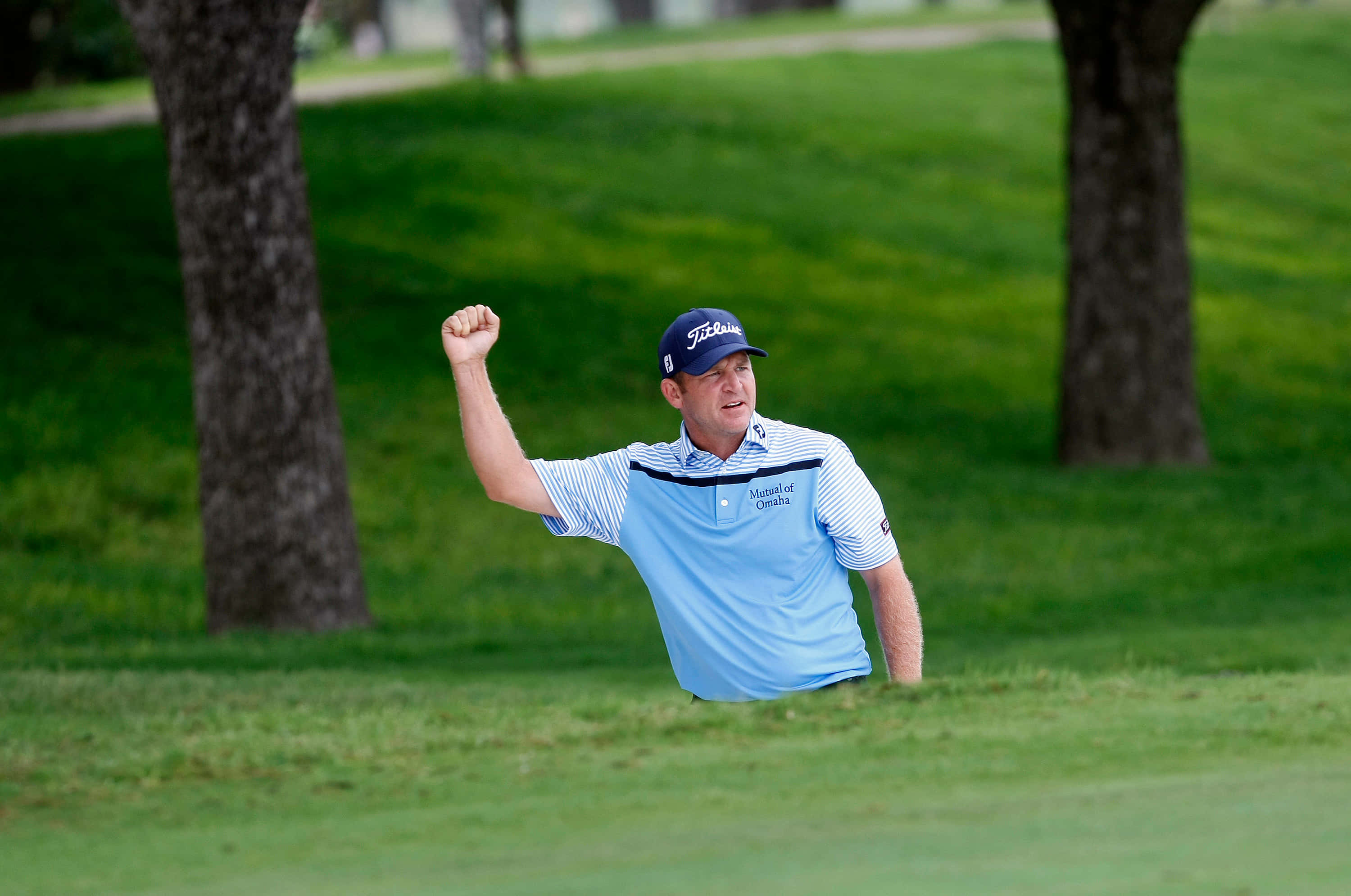 Jason Bohn, hand signal, blue shirt, 2K Desktop Wallpaper