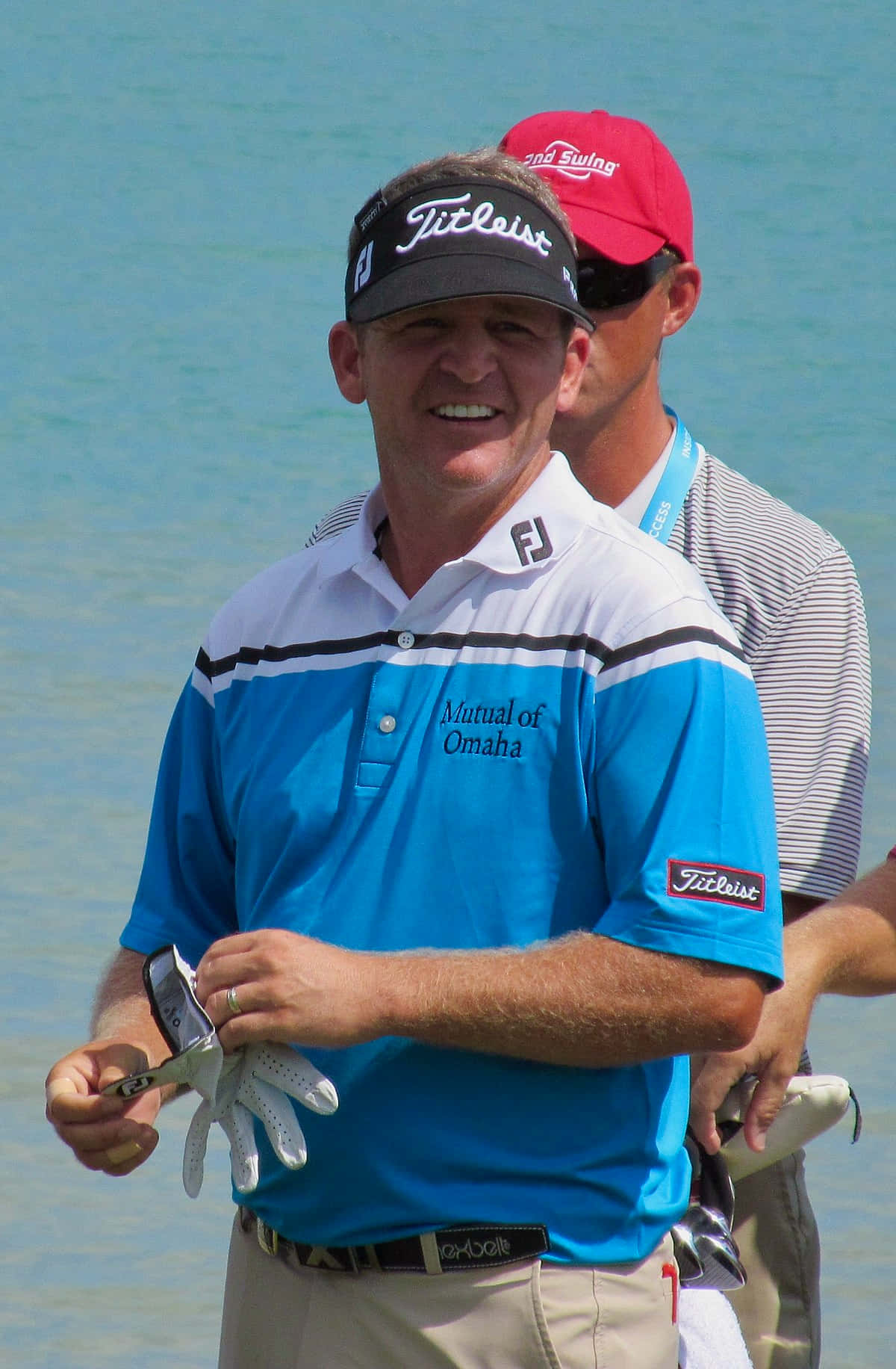Jason Bohn, blue and white polo shirt, golf gloves, HD Phone Wallpaper
