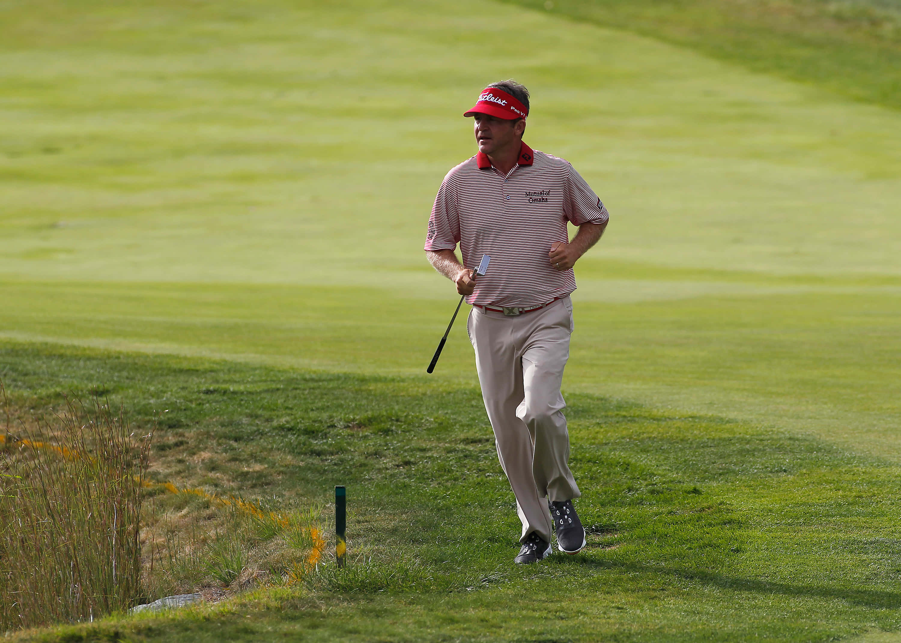 Jason Bohn, red cap, striped shirt, 2K Desktop Wallpaper