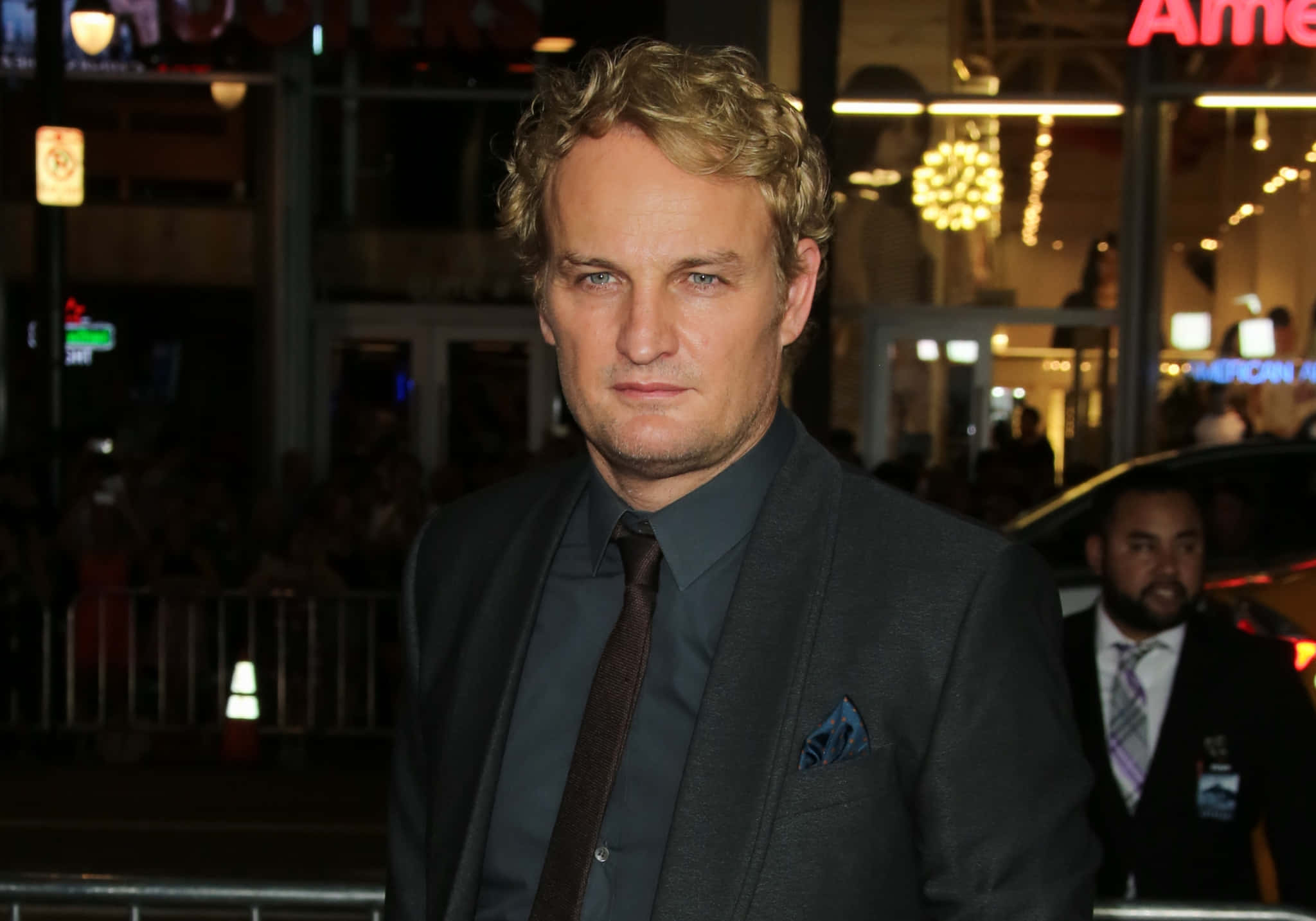 Jason Clarke, dark suit, nighttime event, Full HD Desktop Wallpaper